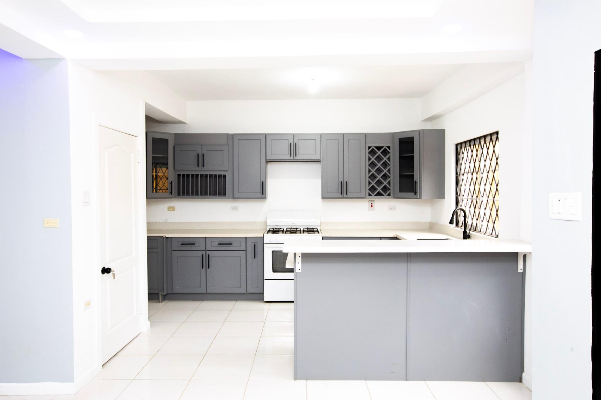 House For Rent: SERPENS WAY SMOKEY VALE K, Kingston 19 | $185,000 photo 3