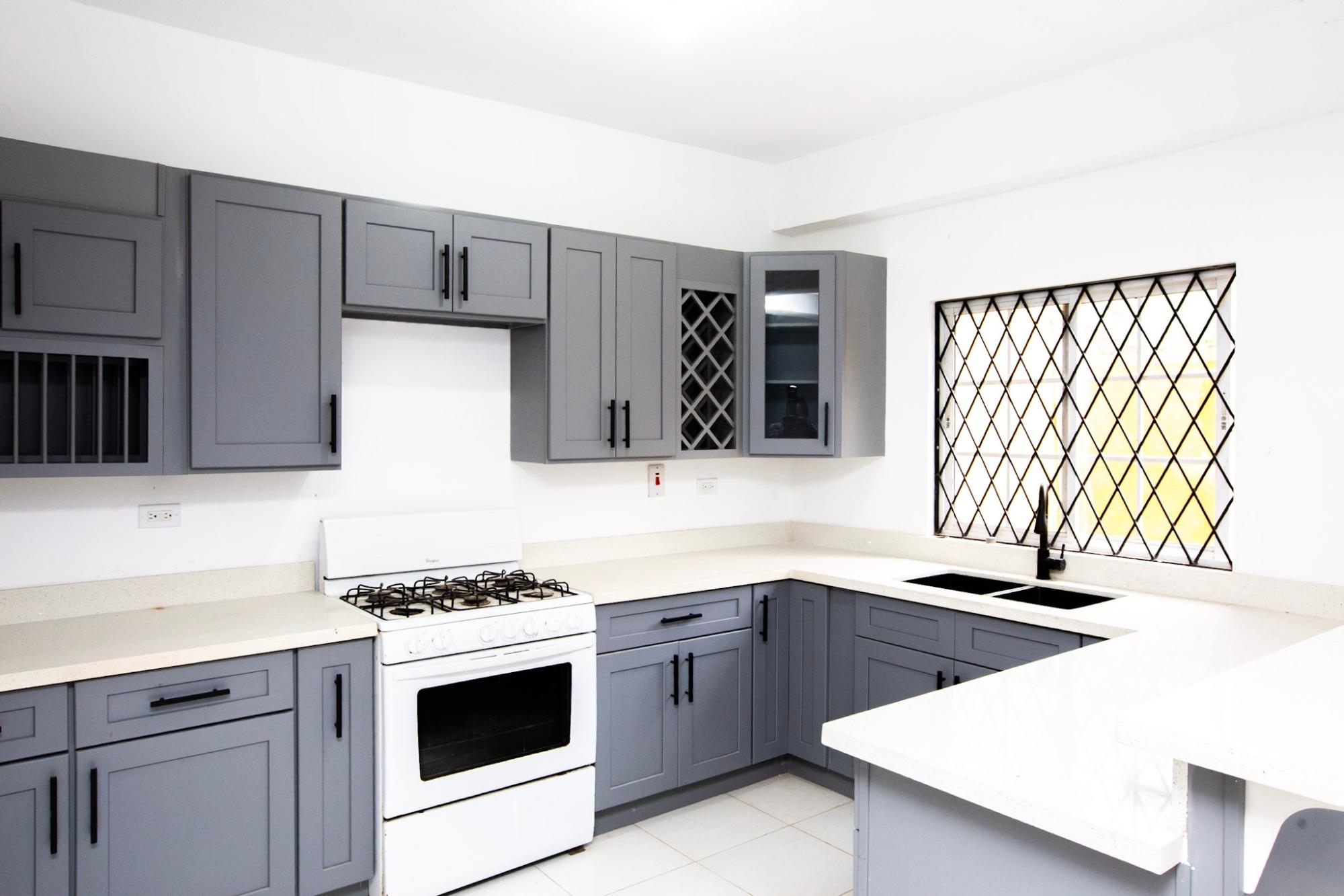 House For Rent: SERPENS WAY SMOKEY VALE K, Kingston 19 | $185,000 photo 4