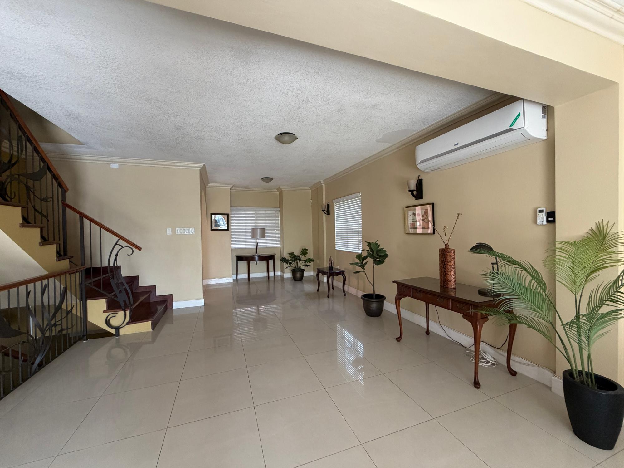 Townhouse For Rent: BARBICAN ROAD, Kingston 6 | $4,000 photo 4