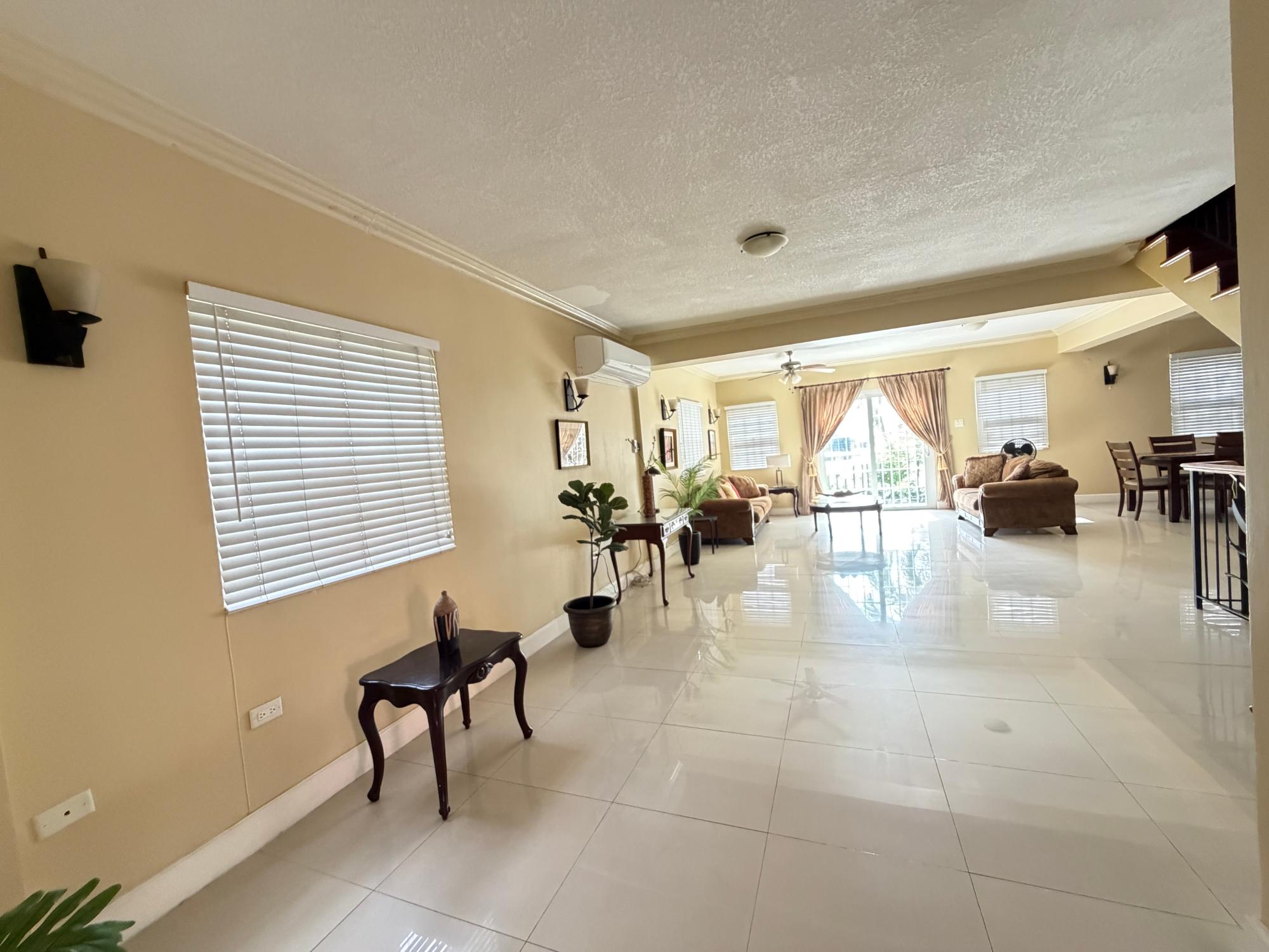 Townhouse For Rent: BARBICAN ROAD, Kingston 6 | $4,000 photo 5