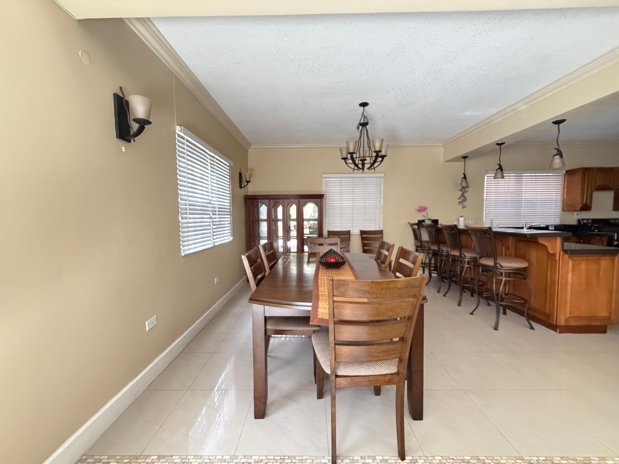 Townhouse For Rent: BARBICAN ROAD, Kingston 6 | $4,000 photo 7
