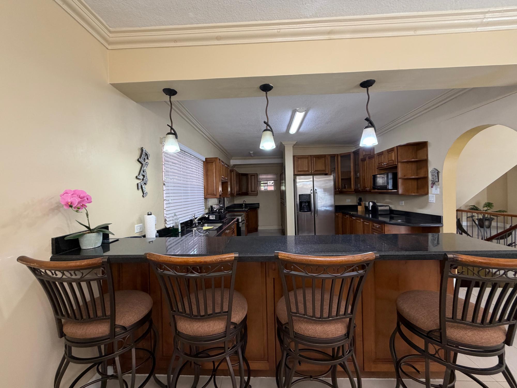 Townhouse For Rent: BARBICAN ROAD, Kingston 6 | $4,000 photo 8