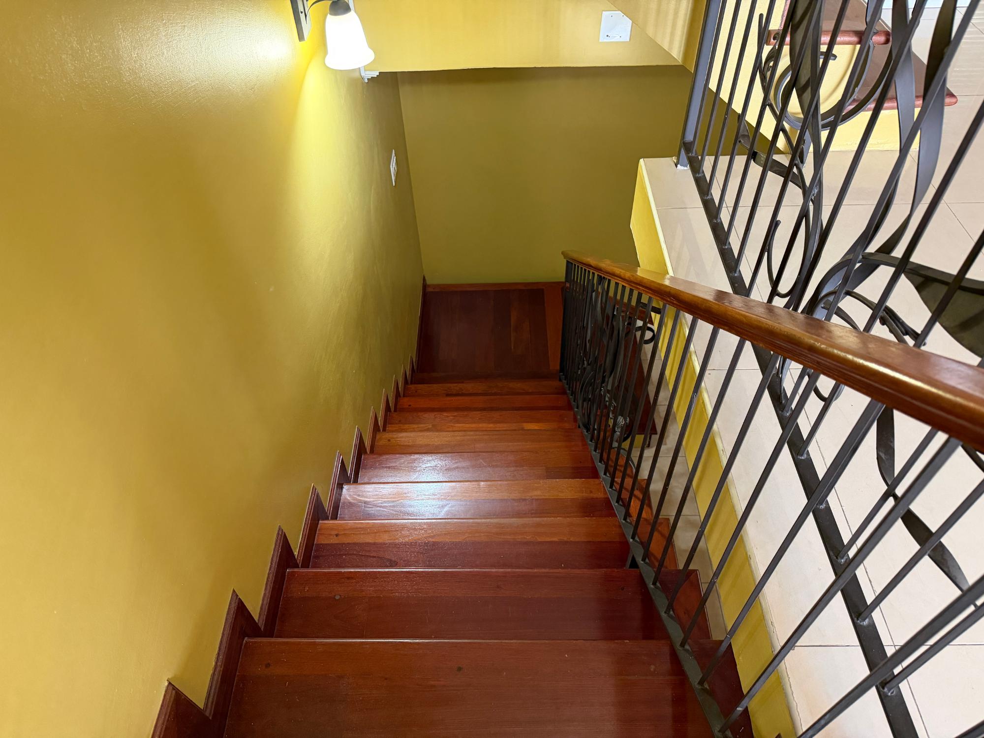 Townhouse For Rent: BARBICAN ROAD, Kingston 6 | $4,000 photo 15