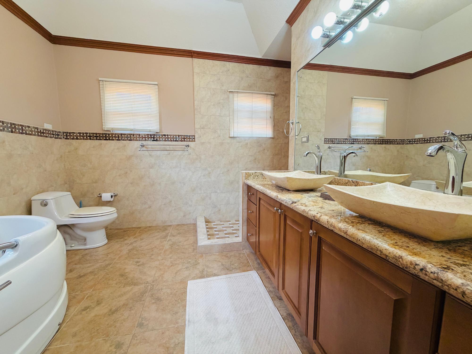 Townhouse For Rent: BARBICAN ROAD, Kingston 6 | $4,000 photo 23