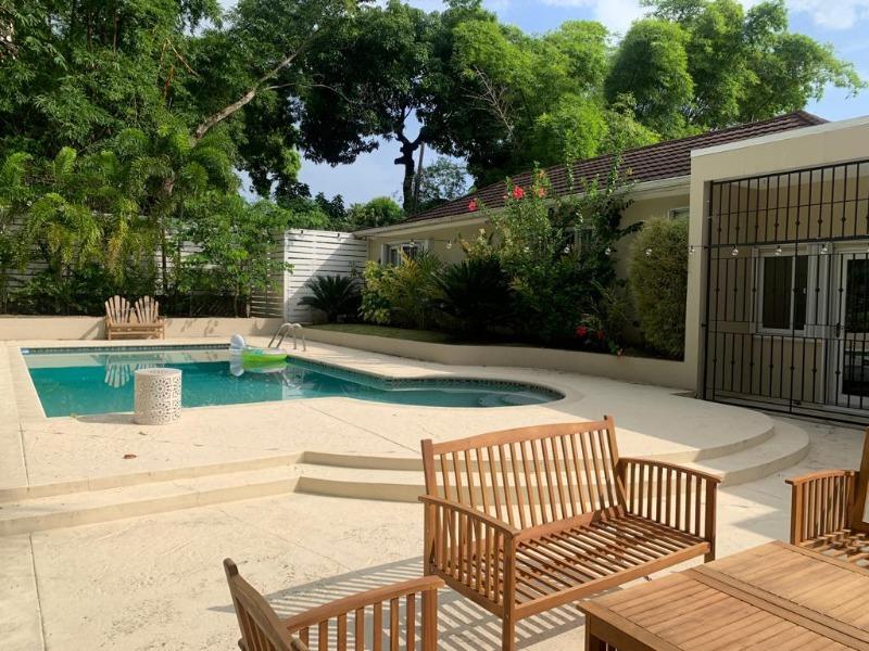 House For Rent: HYPERION AVENUE, Kingston 6 | $6,000 photo 10