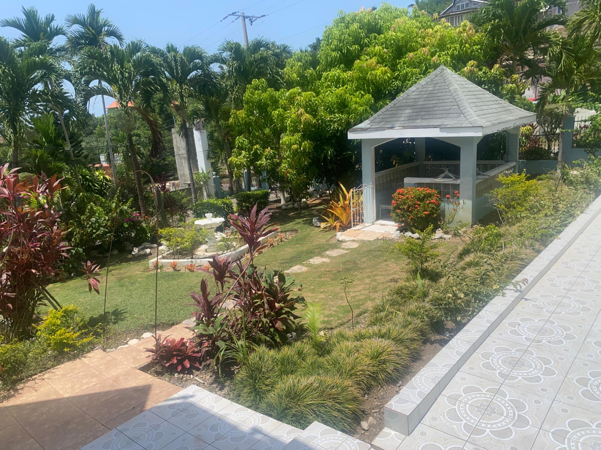 House For Sale: TORADA HEIGHTS, Ironshore | $900,000 photo 9