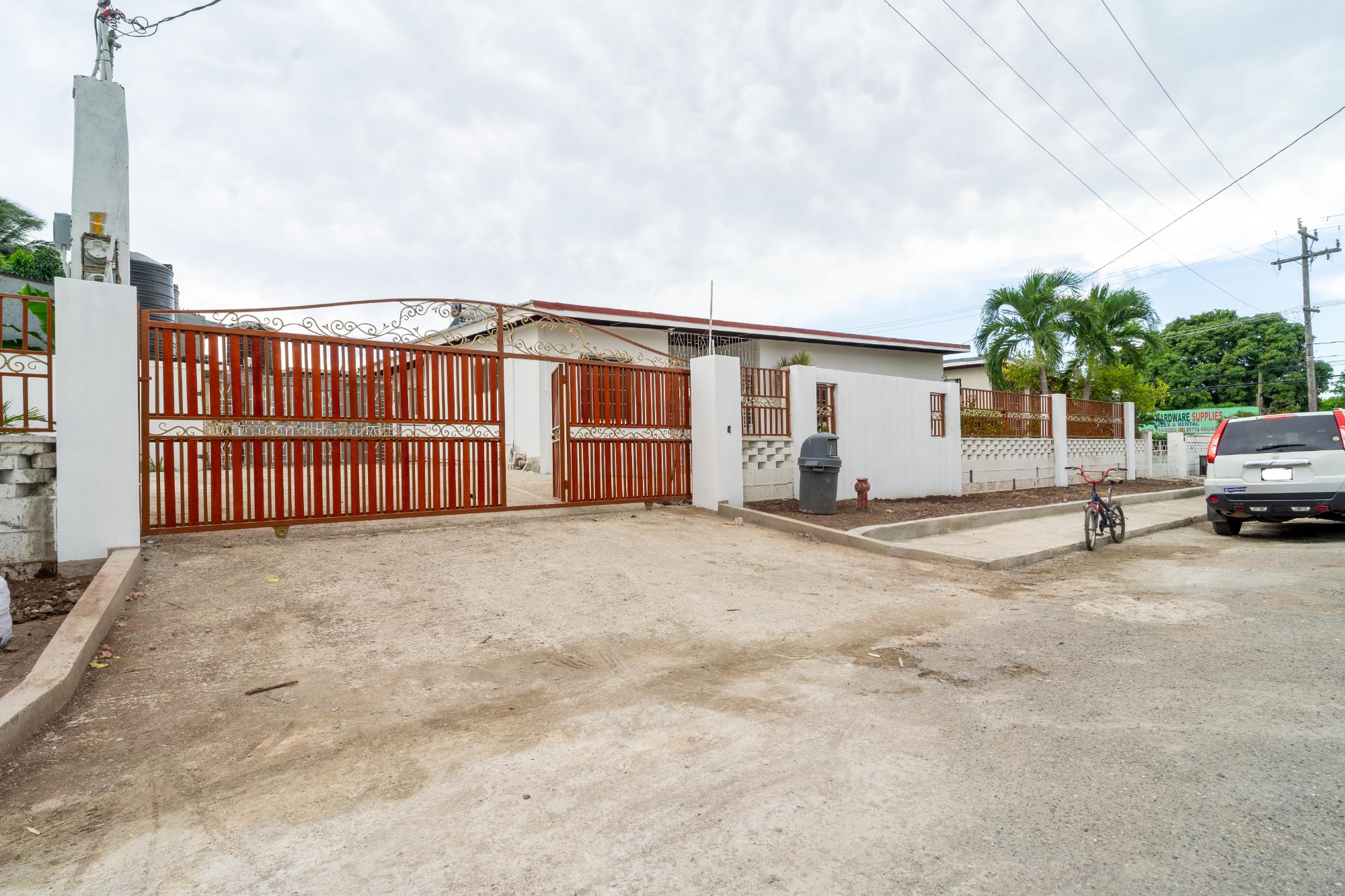 House For Rent: CALCRAFT AVENUE KINGSTON, Kingston 8 | $95,000 photo 3