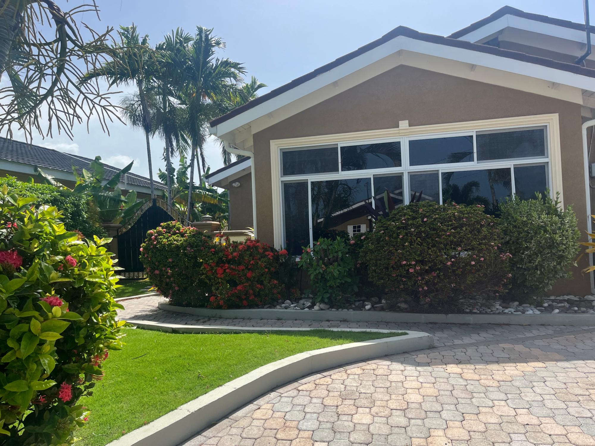 House For Sale: DRAXHALL COUNTRY CLUB, Drax Hall Estate | $525,000 photo 2