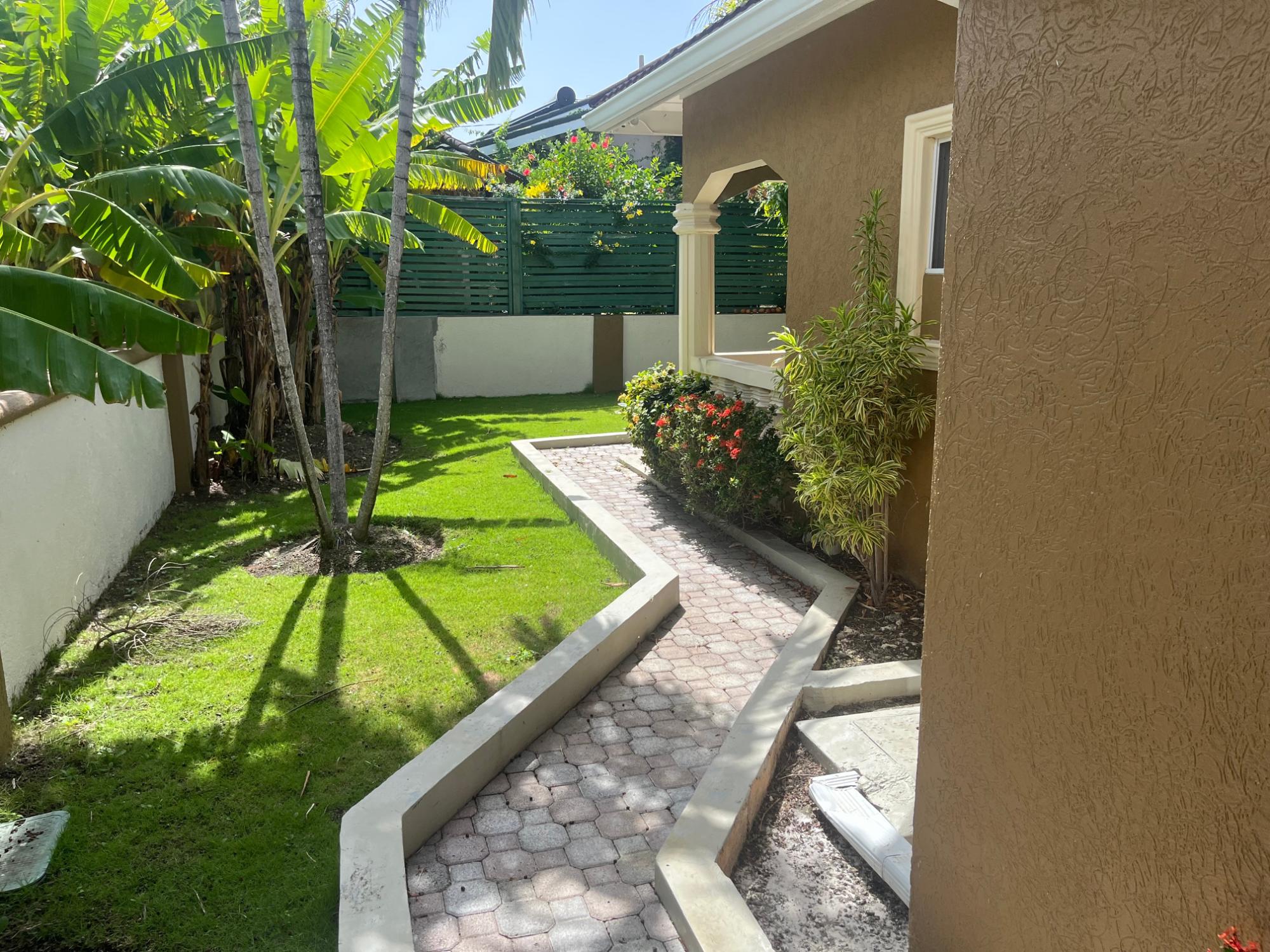 House For Sale: DRAXHALL COUNTRY CLUB, Drax Hall Estate | $525,000 photo 7
