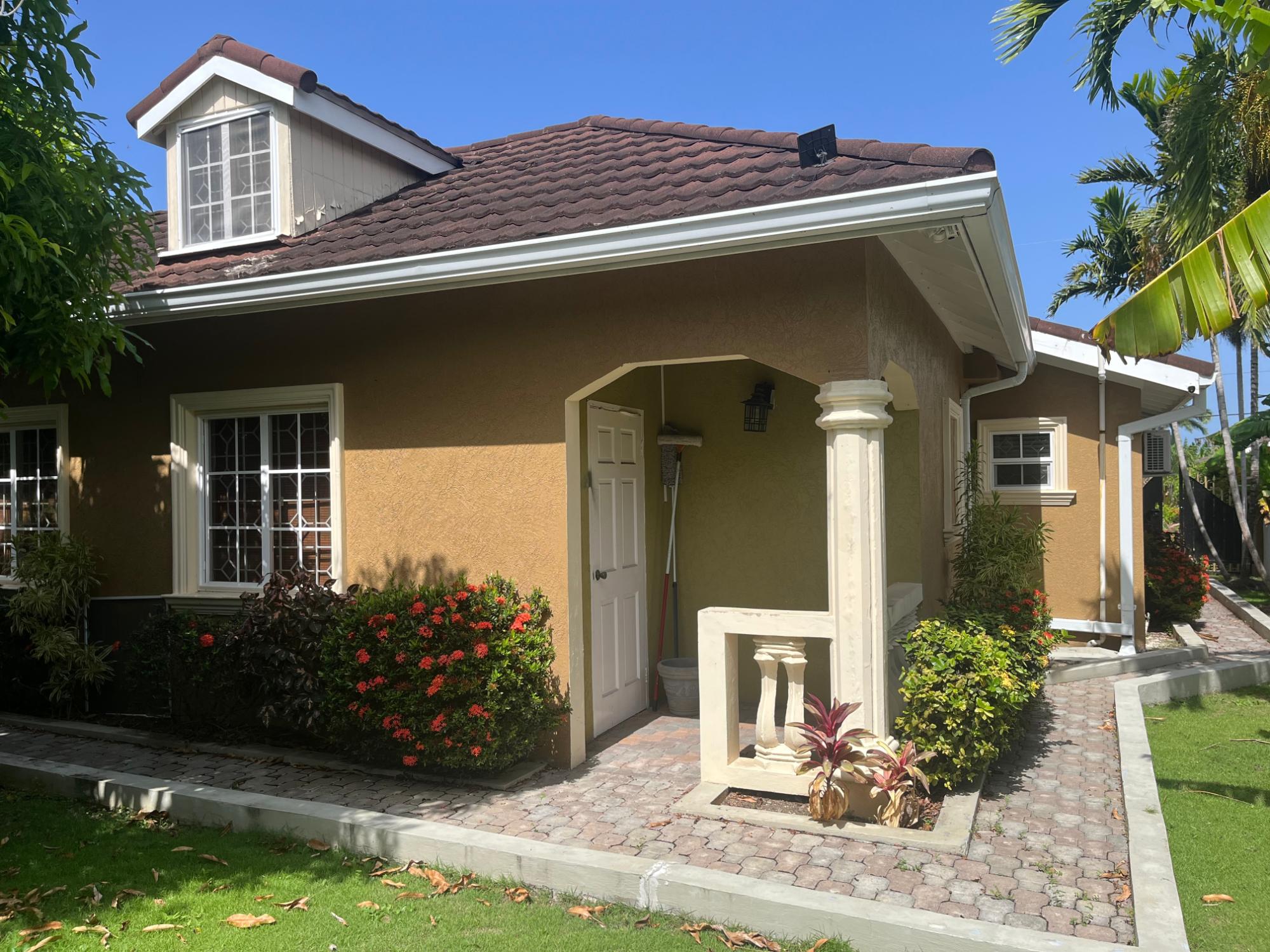 House For Sale: DRAXHALL COUNTRY CLUB, Drax Hall Estate | $525,000 photo 11