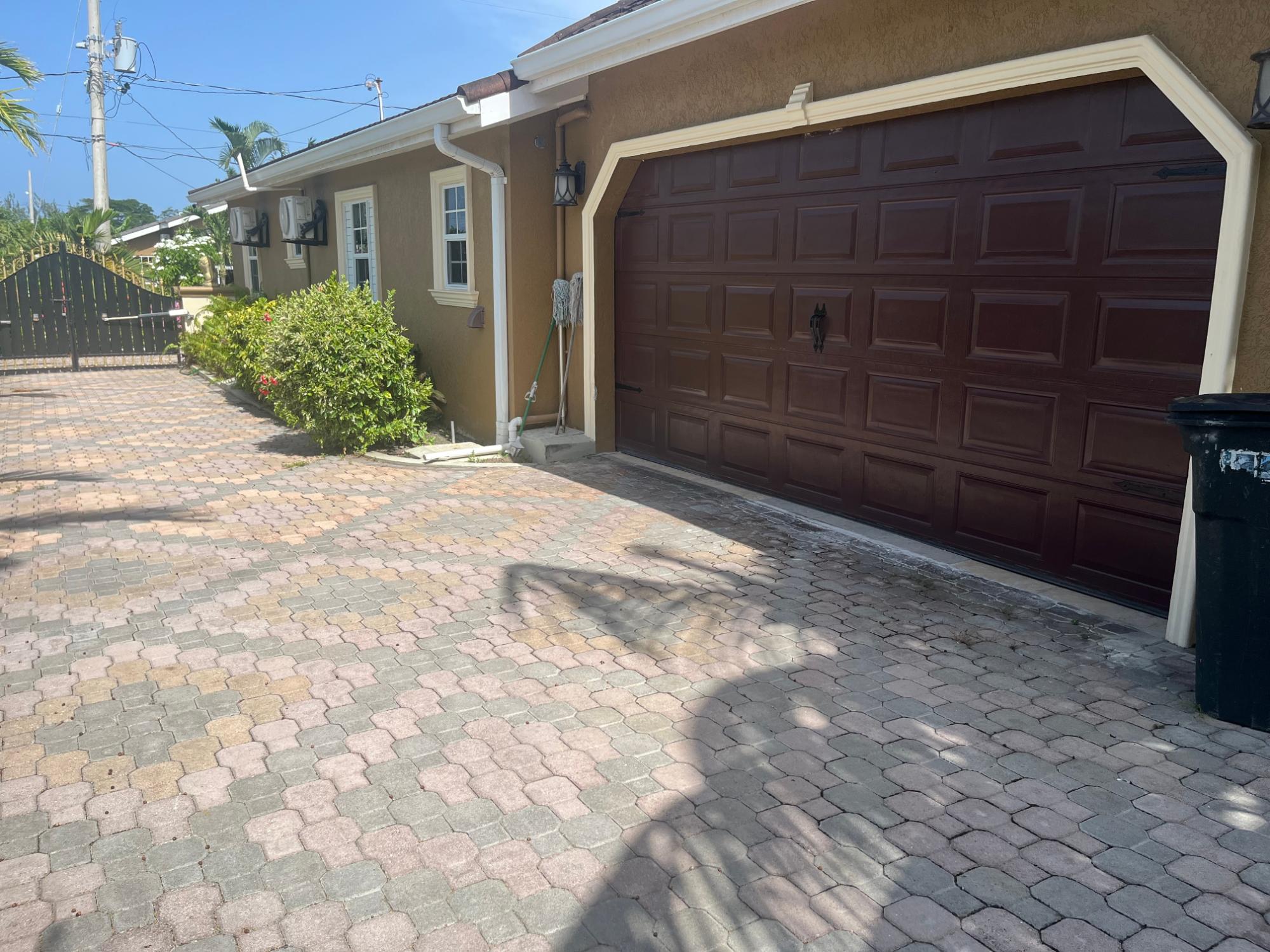 House For Sale: DRAXHALL COUNTRY CLUB, Drax Hall Estate | $525,000 photo 12