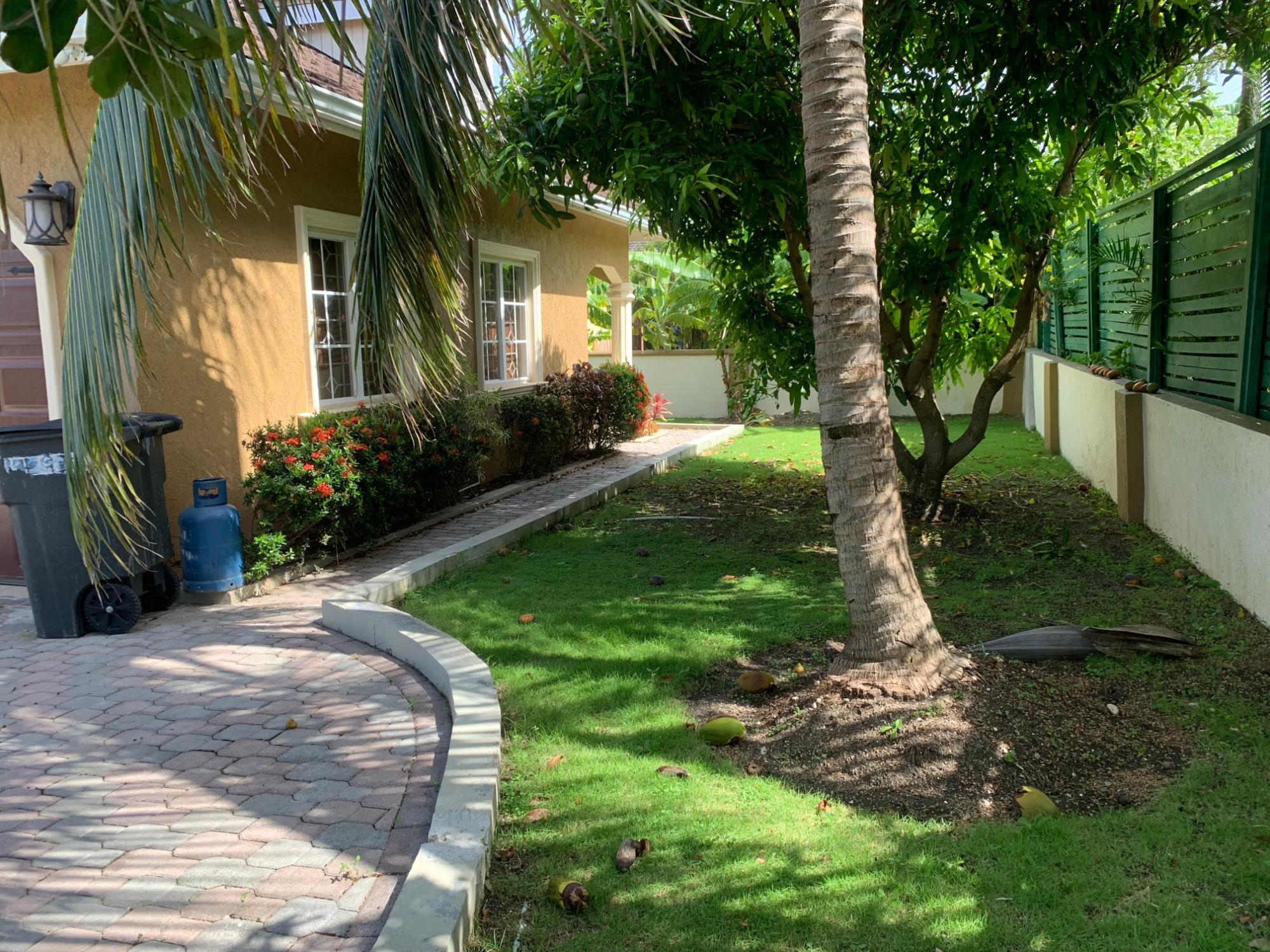 House For Sale: DRAXHALL COUNTRY CLUB, Drax Hall Estate | $525,000 photo 15