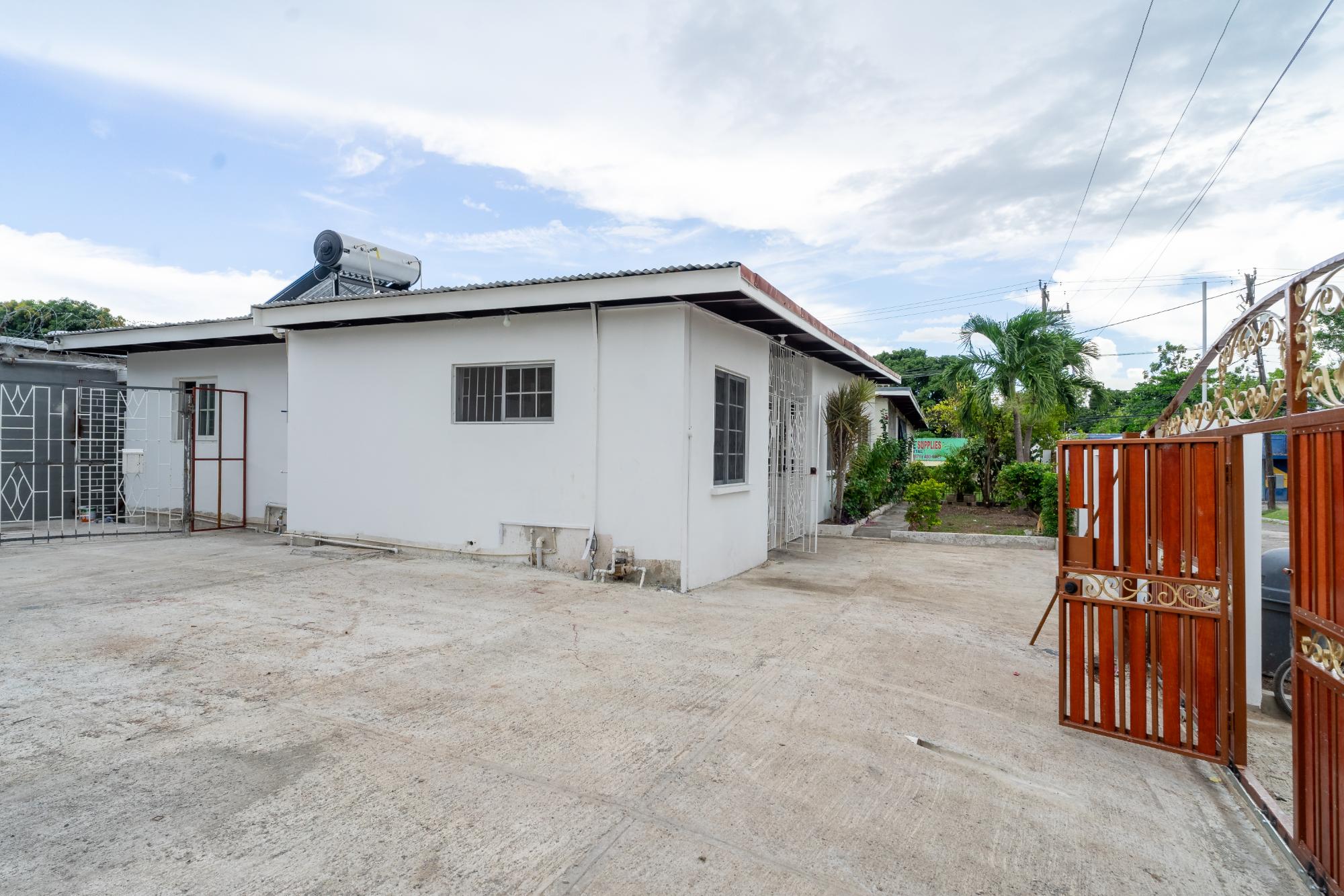 House For Rent: CALCRAFT AVENUE KINGSTON, Kingston 8 | $195,000 photo 3