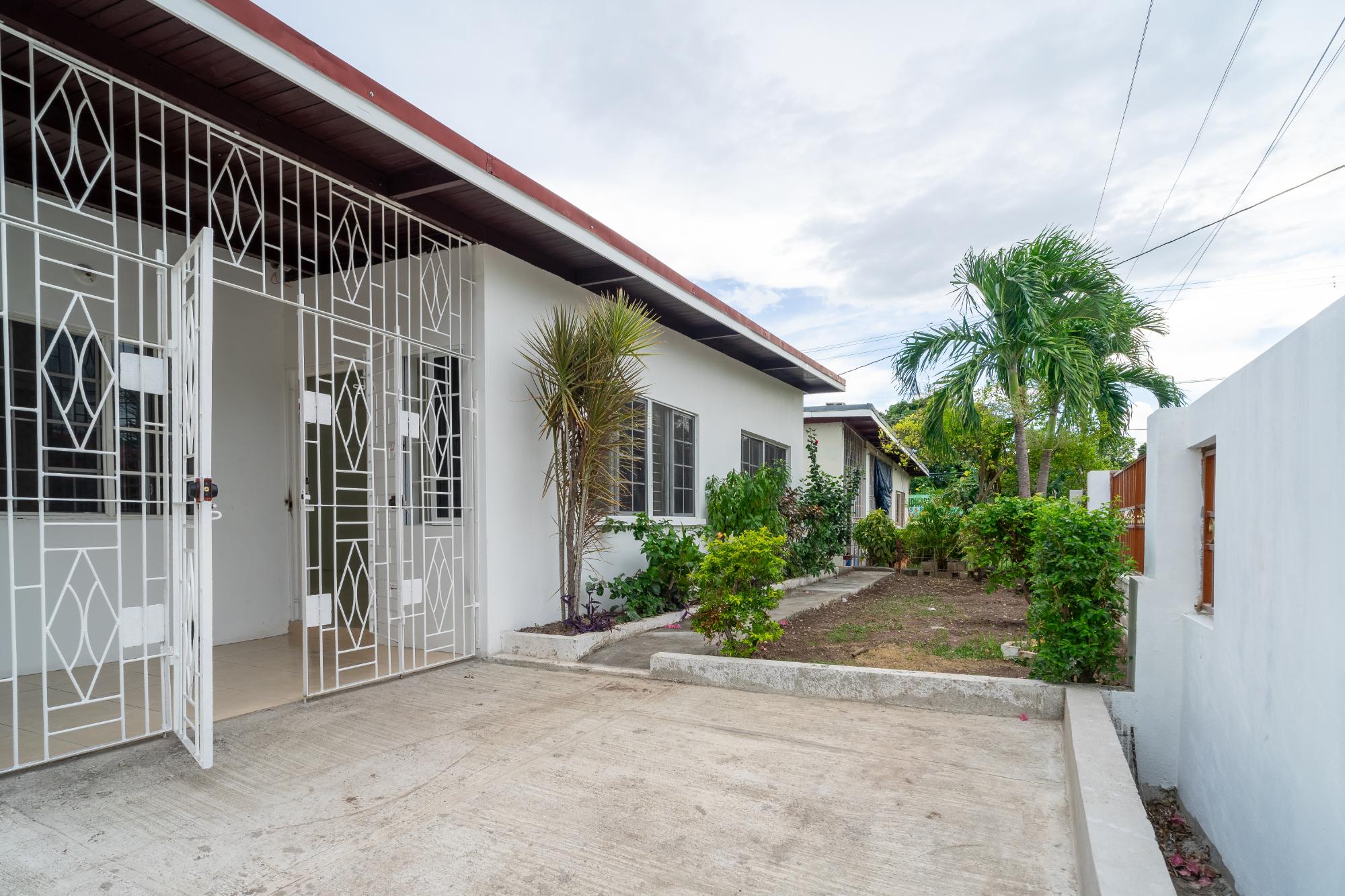 House For Rent: CALCRAFT AVENUE KINGSTON, Kingston 8 | $195,000 photo 6