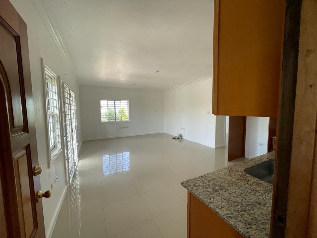Apartment For Rent: UNIVERSITY CRESCENT, Kingston 6 | $220,000 photo 3
