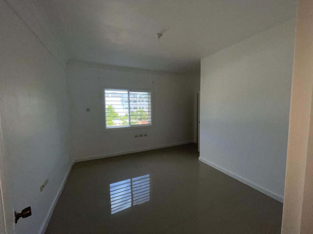 Apartment For Rent: UNIVERSITY CRESCENT, Kingston 6 | $220,000 photo 14
