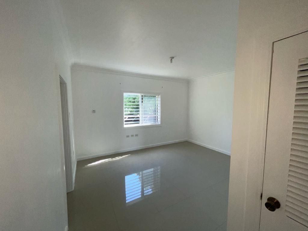 Apartment For Rent: UNIVERSITY CRESCENT, Kingston 6 | $220,000 photo 15