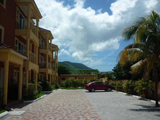 Apartment For Rent: UNIVERSITY CRESCENT, Kingston 6 | $220,000 photo 24