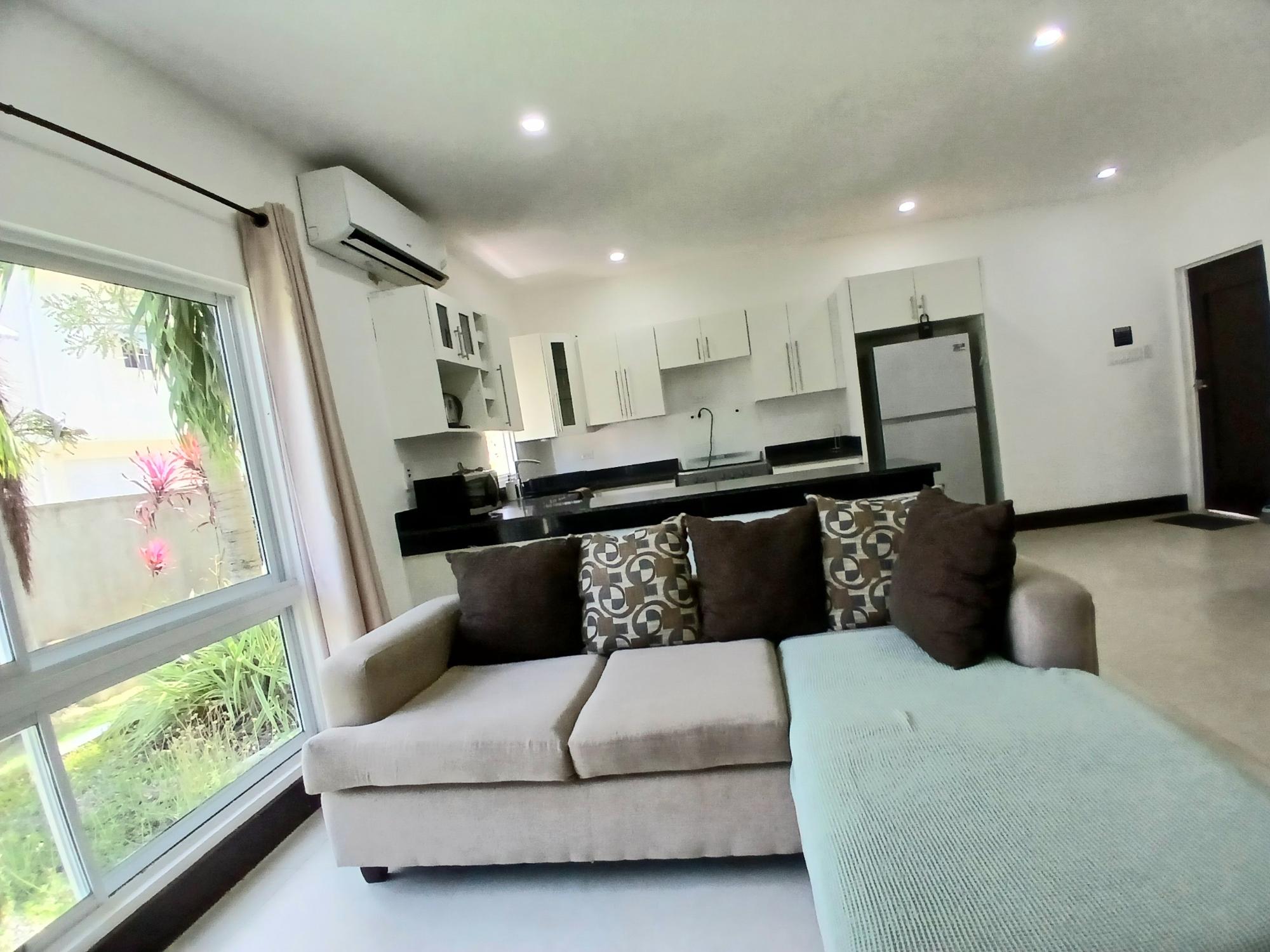 Apartment For Rent: POINCIANA AVENUE, CARDIFF, Runaway Bay | $1,400 photo 5