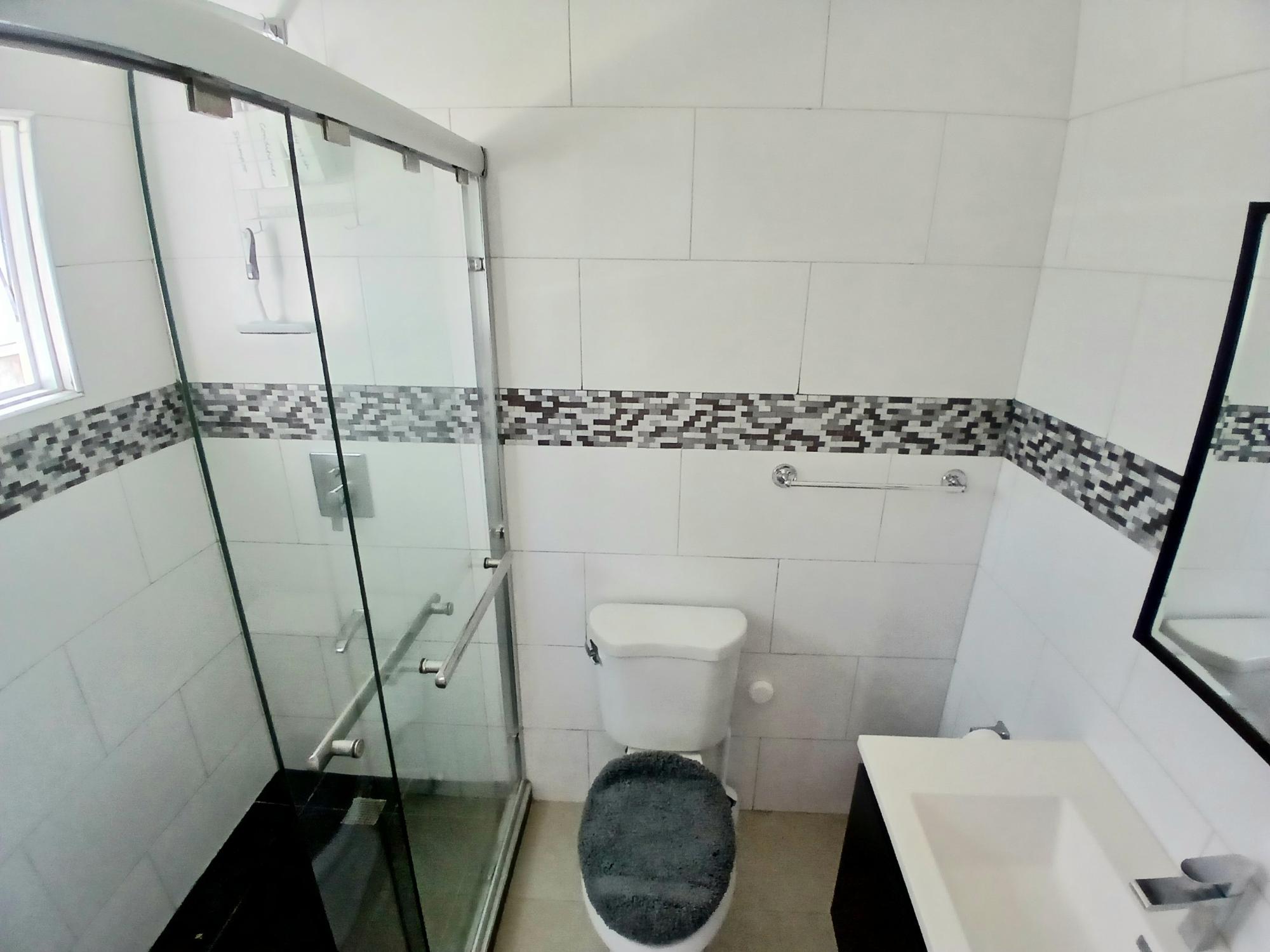 Apartment For Rent: POINCIANA AVENUE, CARDIFF, Runaway Bay | $1,400 photo 16