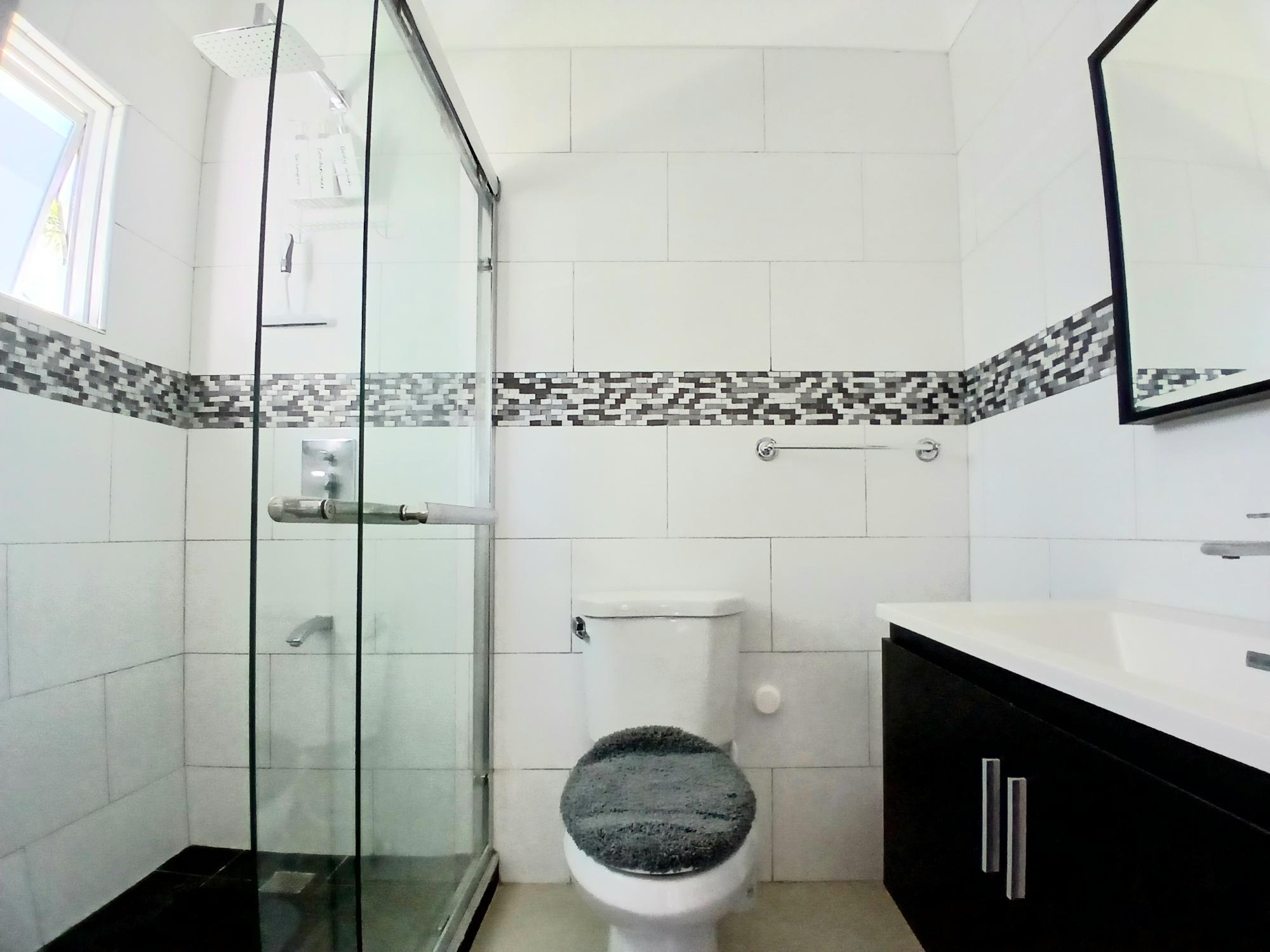Apartment For Rent: POINCIANA AVENUE, CARDIFF, Runaway Bay | $1,400 photo 18