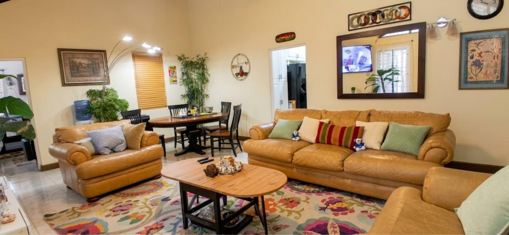 House For Sale: PIMENTO DRIVE, Tower Isle | $325,000 photo 3