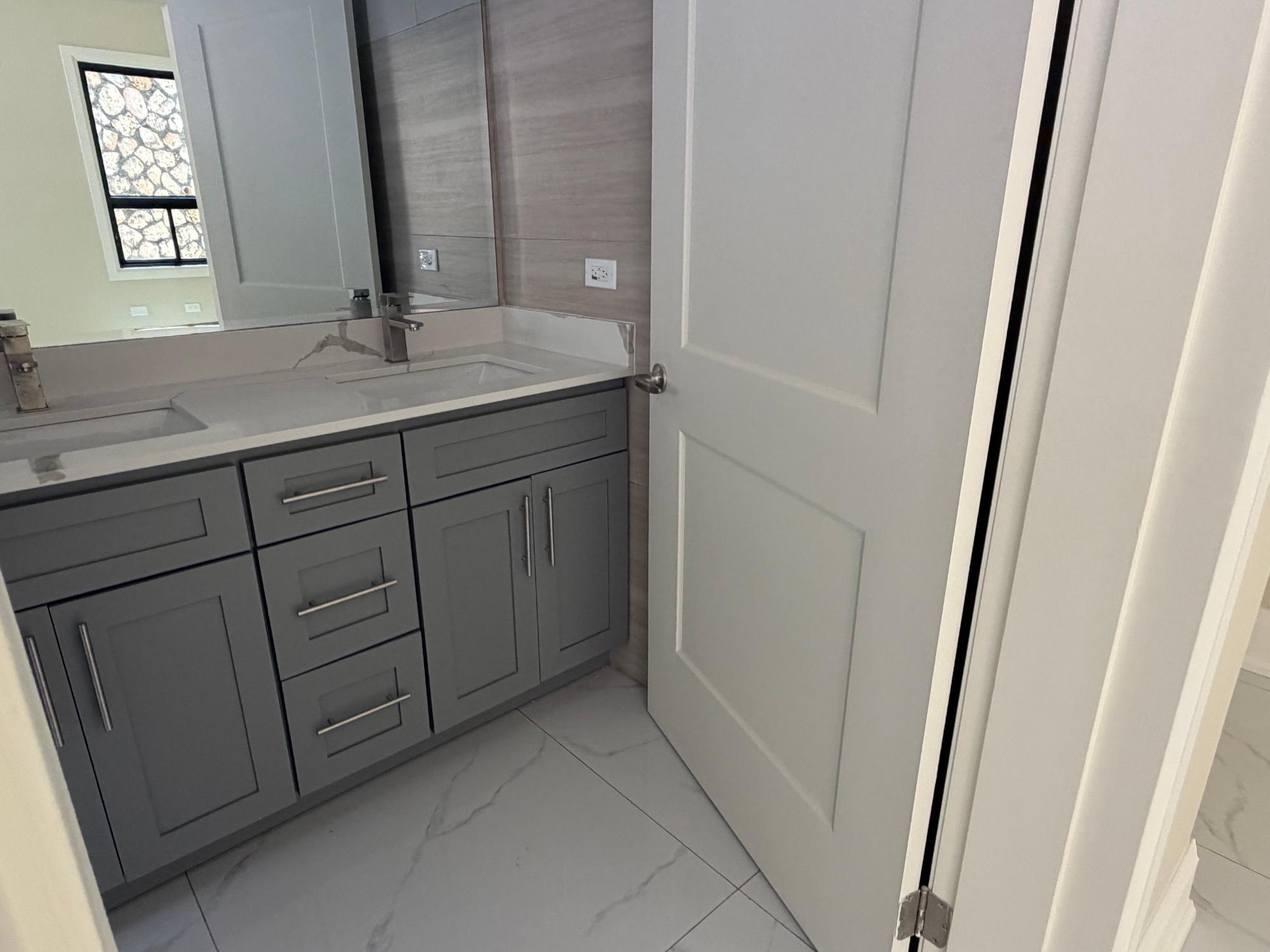 Apartment For Rent: HYDRA DR SMOKEYVALE, KGN1, Kingston 19 | $1,600 photo 17