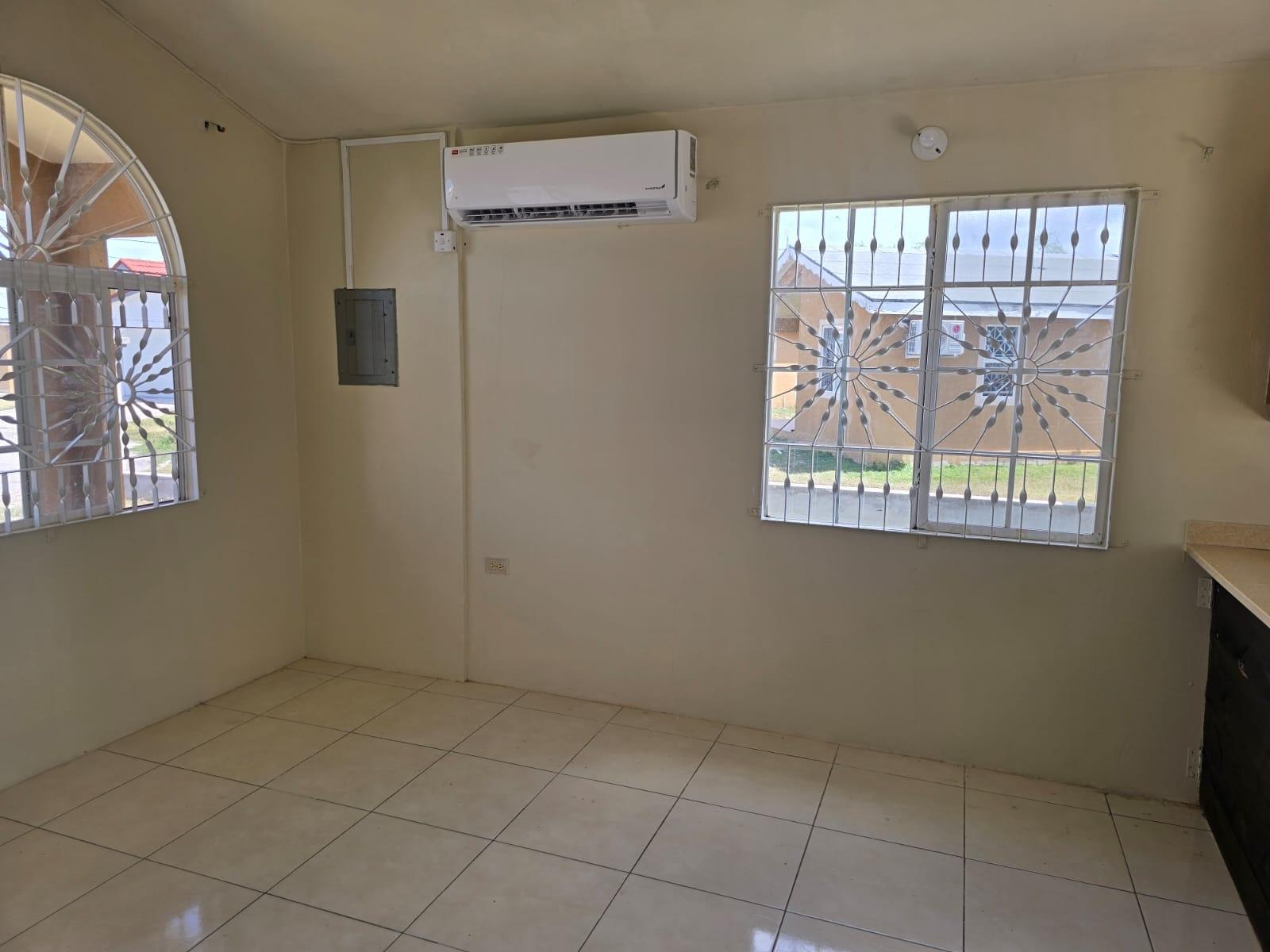 House For Rent: MODELLE CRESCENT, NEW HAR, New Harbour Village | $100,000 photo 4