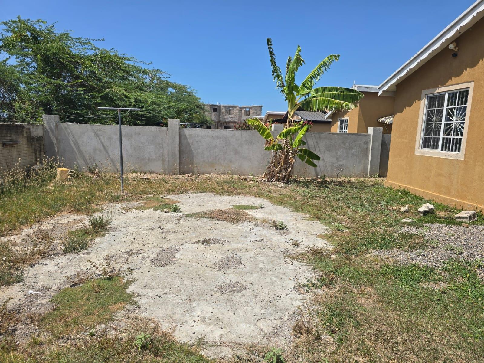 House For Rent: MODELLE CRESCENT, NEW HAR, New Harbour Village | $100,000 photo 12