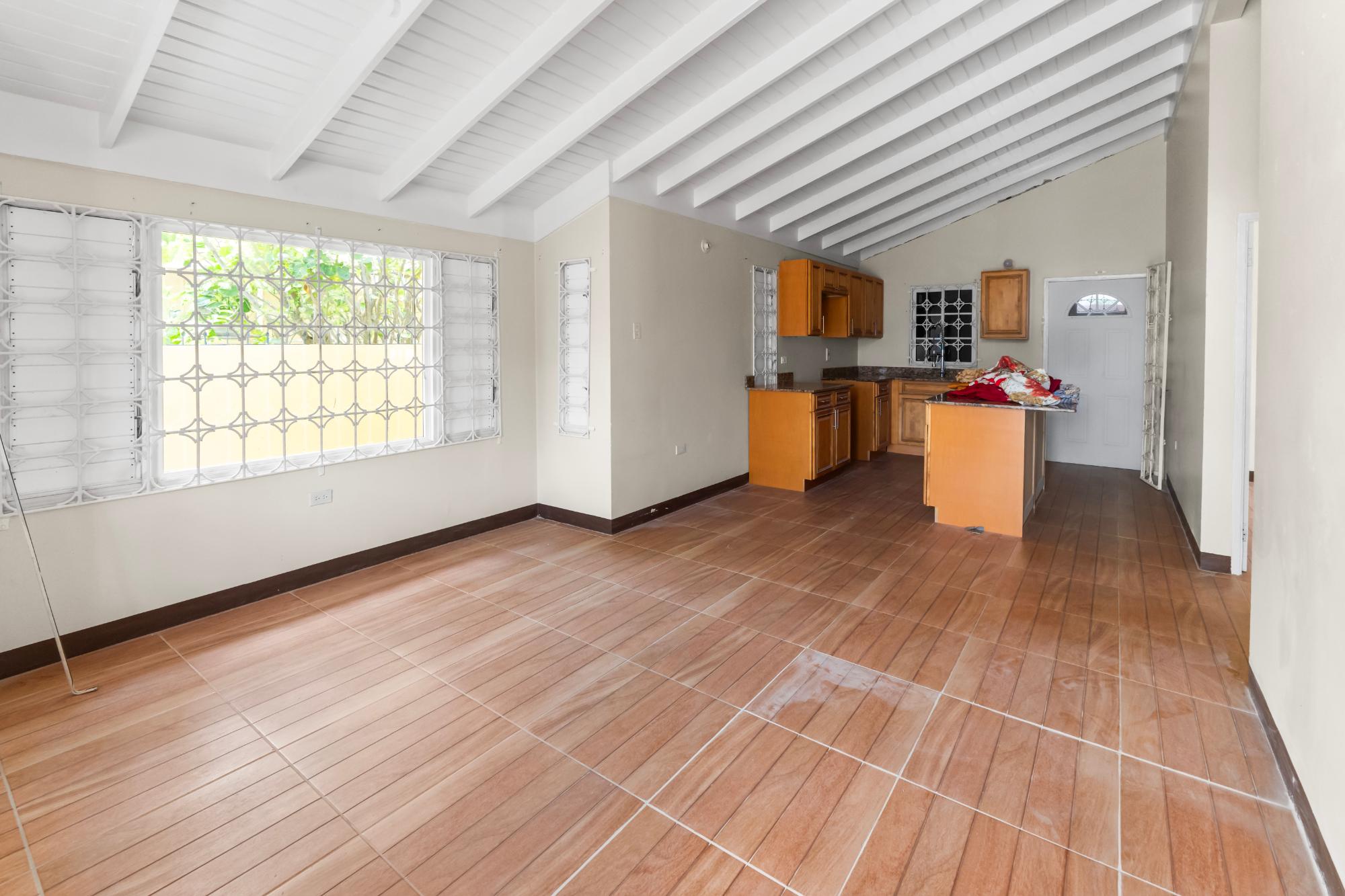 House For Rent: MOCKINGBIRD CIRCLE, THE A, Old Harbour | $75,000 photo 3