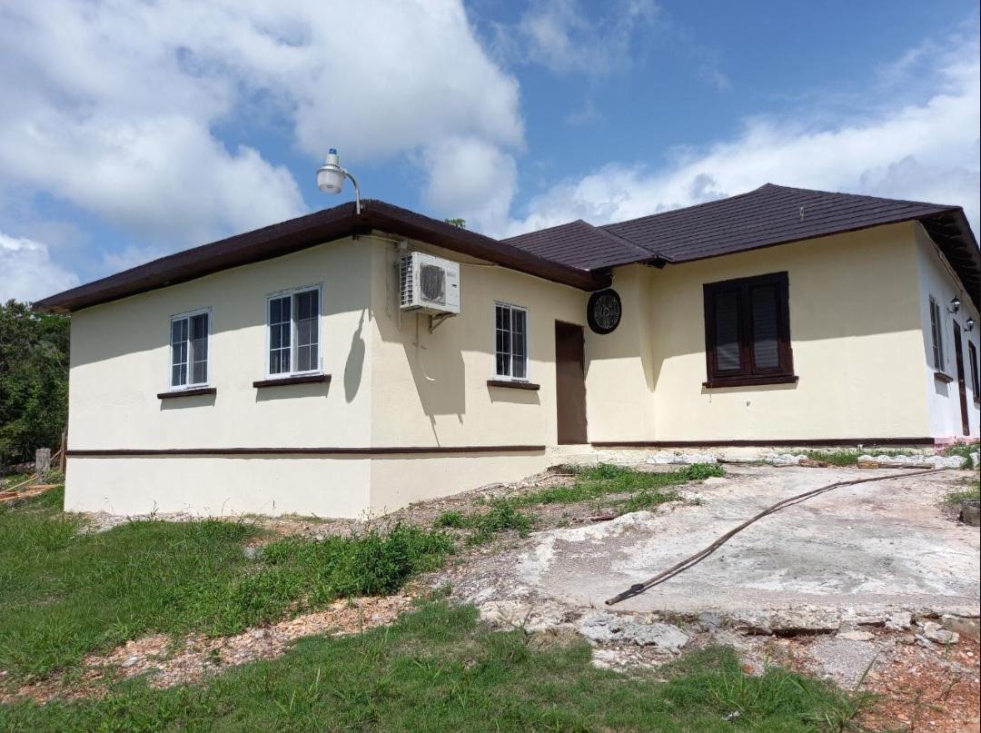 House For Sale: CLAREMONT, Claremont | $450,000 photo 2