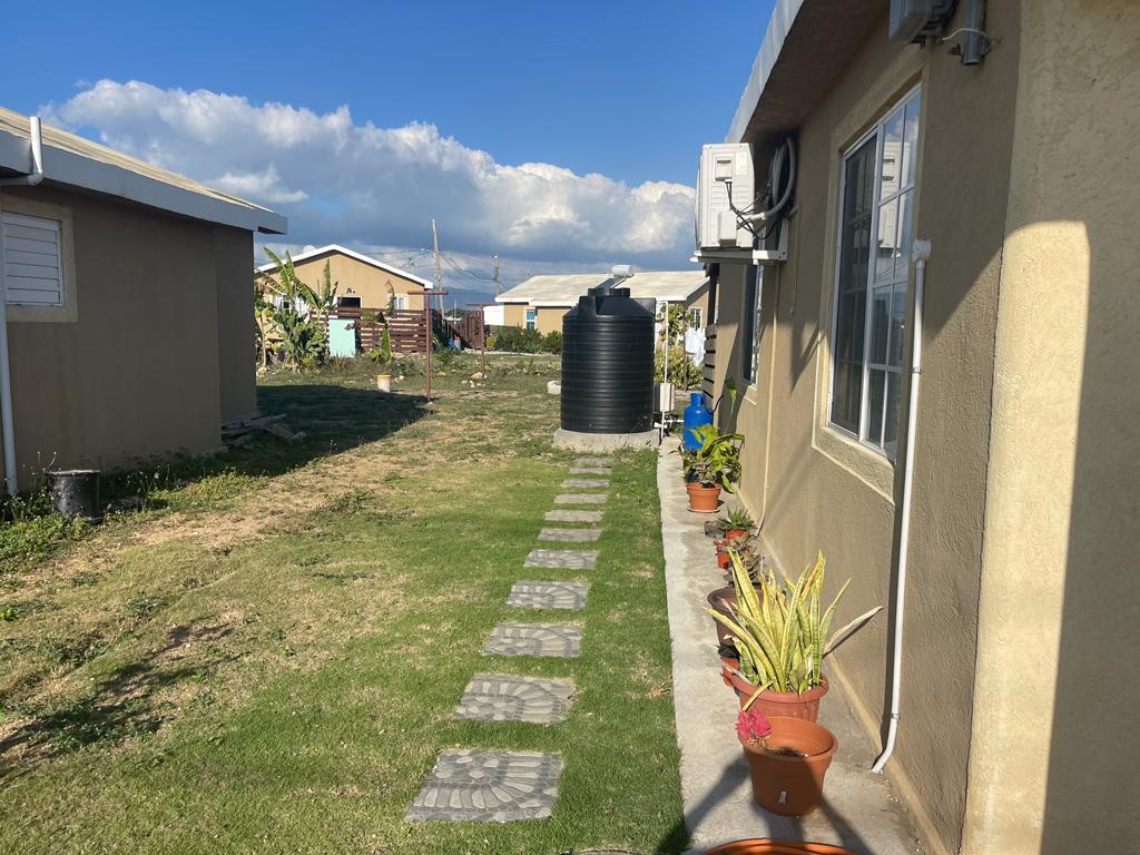 House For Rent: PHOENIX PARK VILLAGE, Greater Portmore | $165,000 photo 12