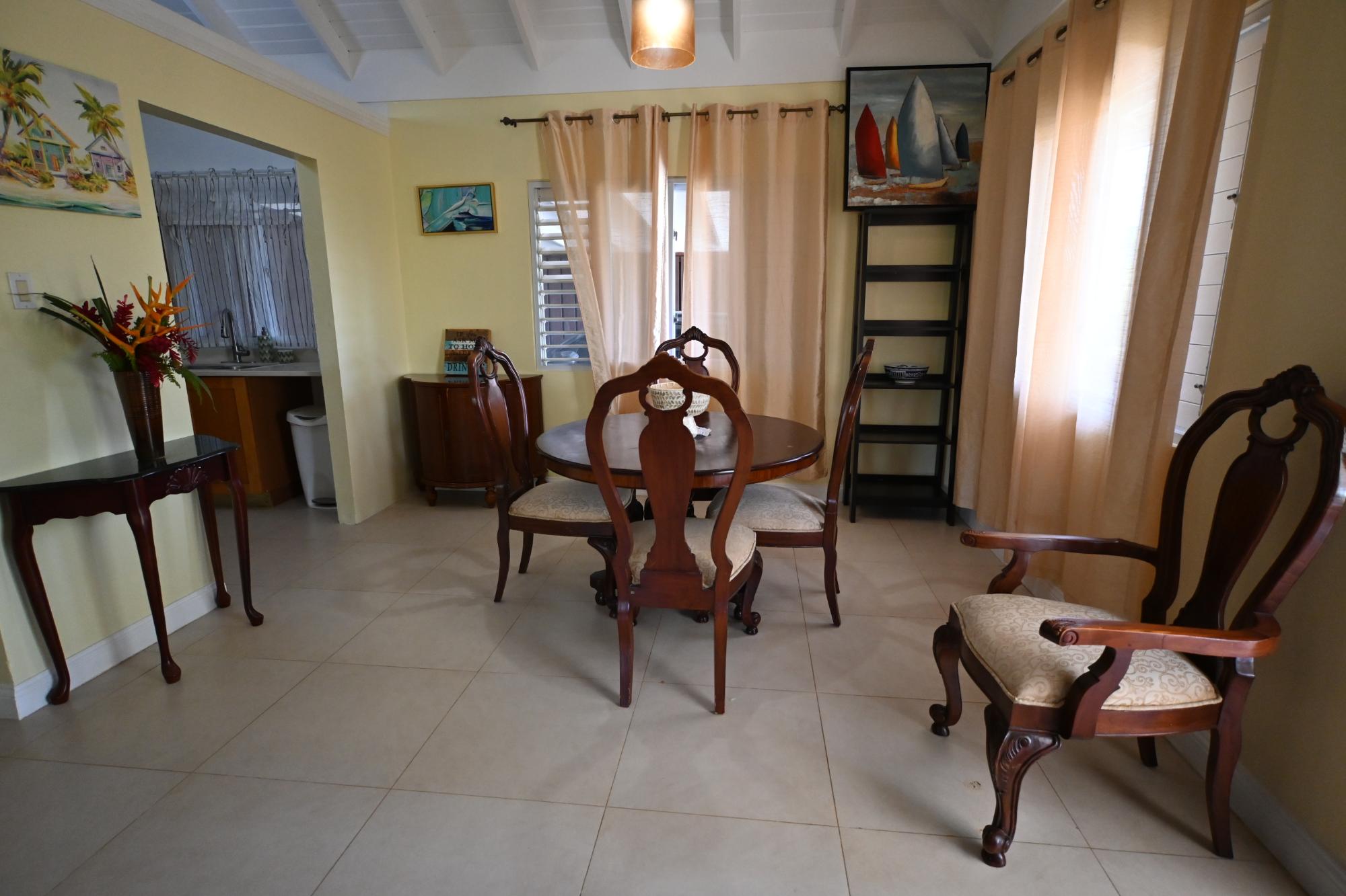 House For Rent: PAPAYA AVENUE, Richmond | $2,400 photo 2