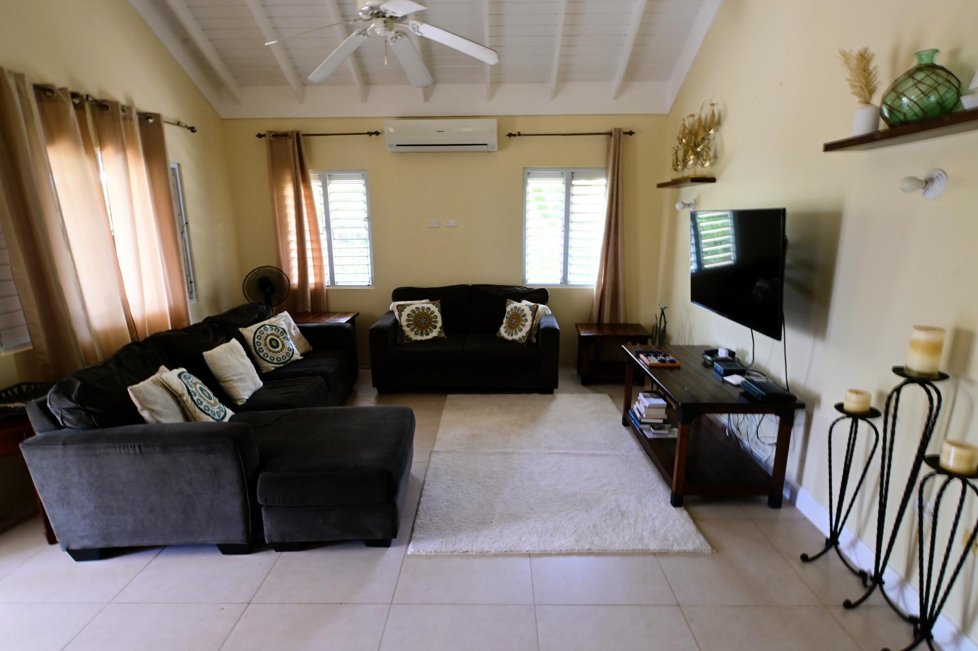 House For Rent: PAPAYA AVENUE, Richmond | $2,400 photo 6