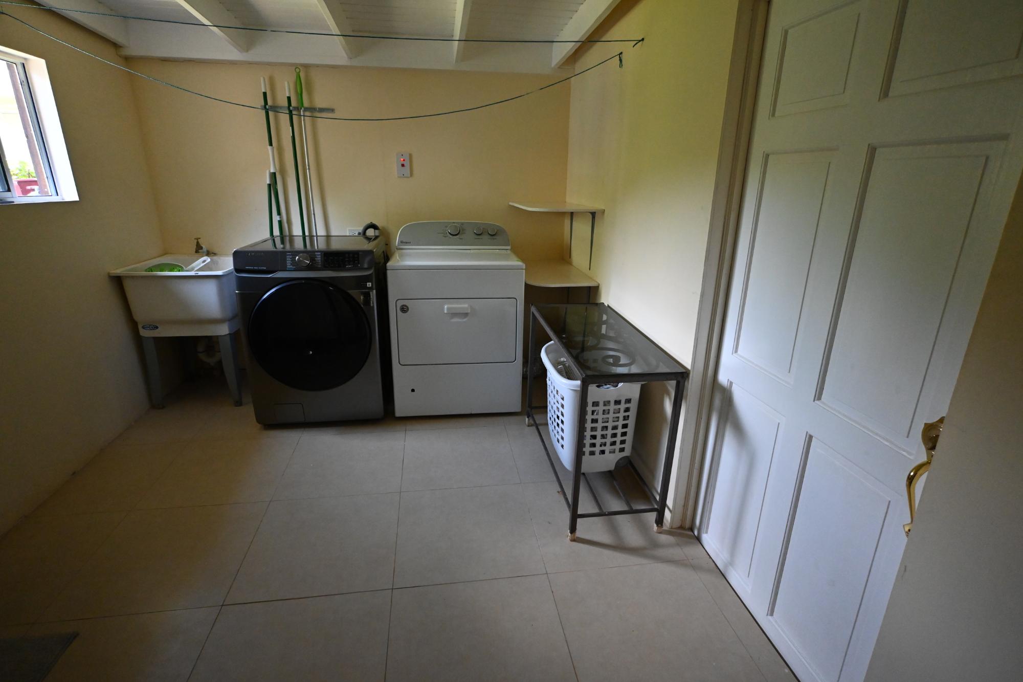 House For Rent: PAPAYA AVENUE, Richmond | $2,400 photo 15