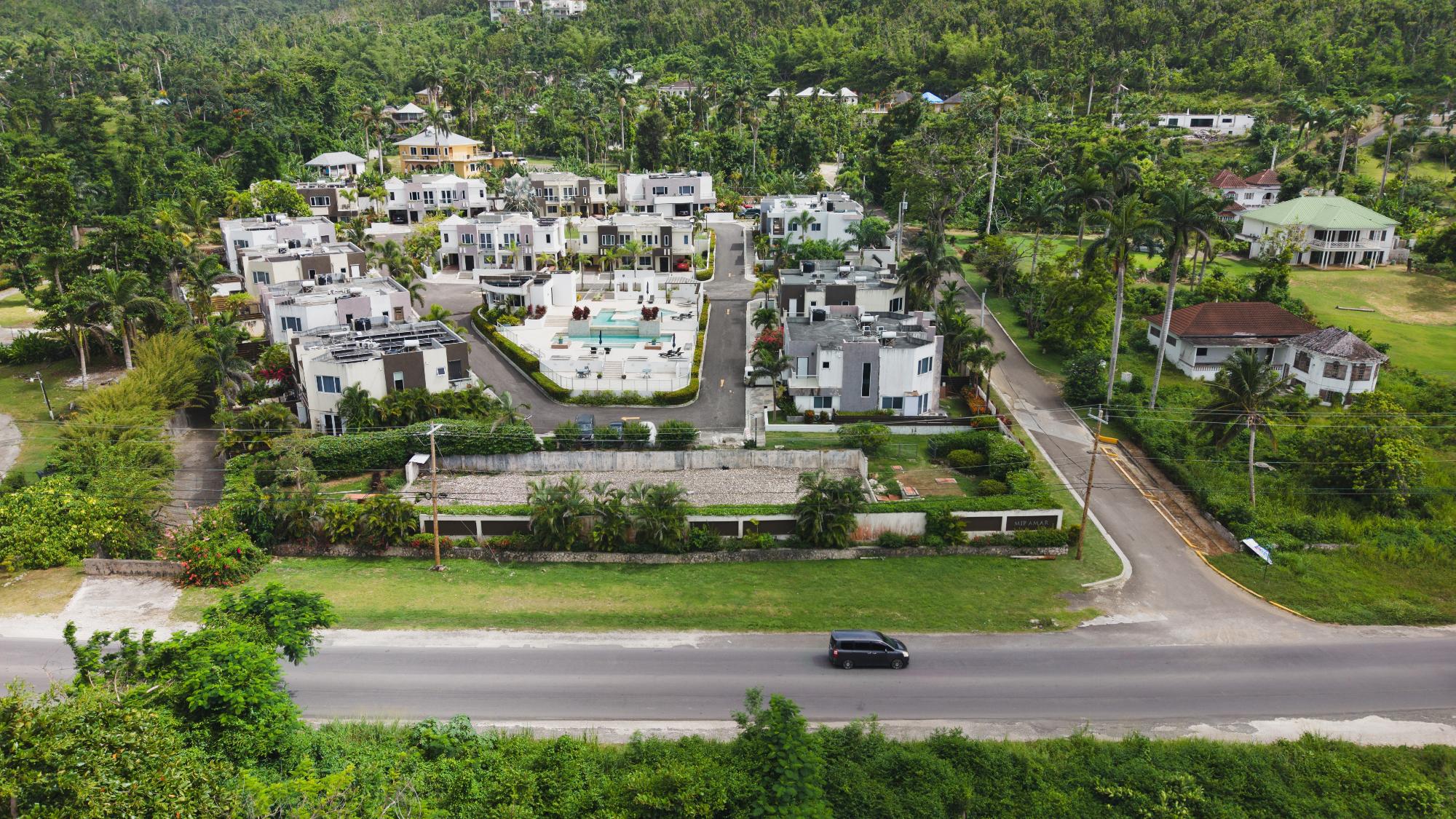 Townhouse For Rent: MIRAMAR, SPRING FARM, Montego Bay | $2,200 photo 3