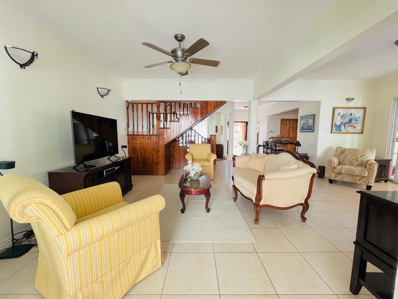 Townhouse For Rent: BARBICAN ROAD, Kingston 6 | $3,300 photo 4