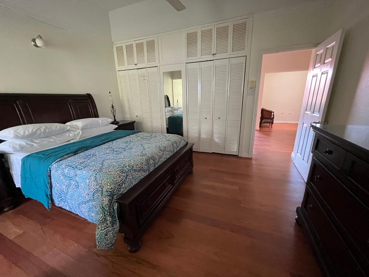 Townhouse For Rent: BARBICAN ROAD, Kingston 6 | $3,300 photo 8