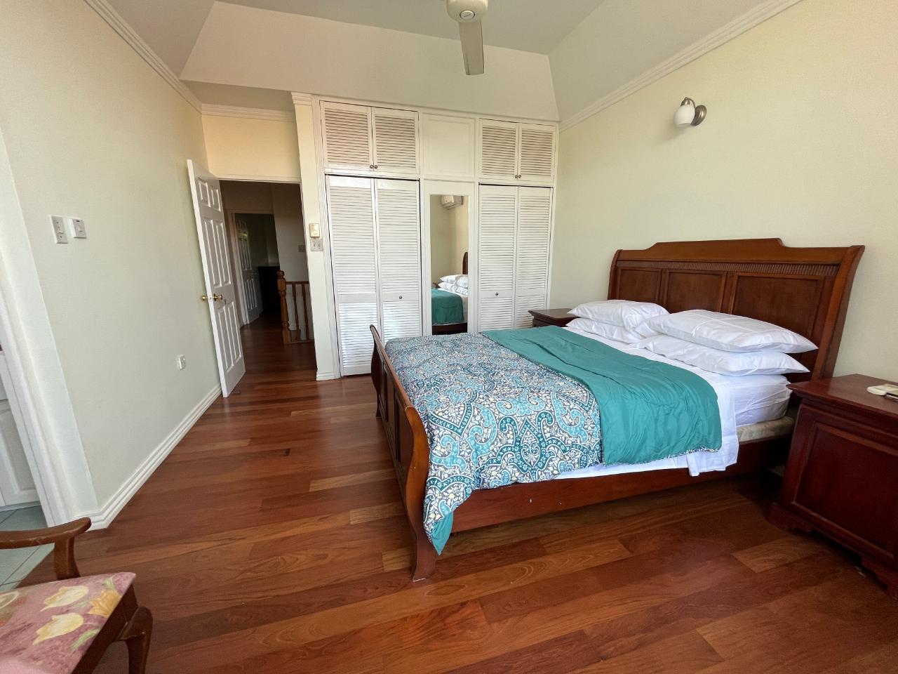 Townhouse For Rent: BARBICAN ROAD, Kingston 6 | $3,300 photo 9