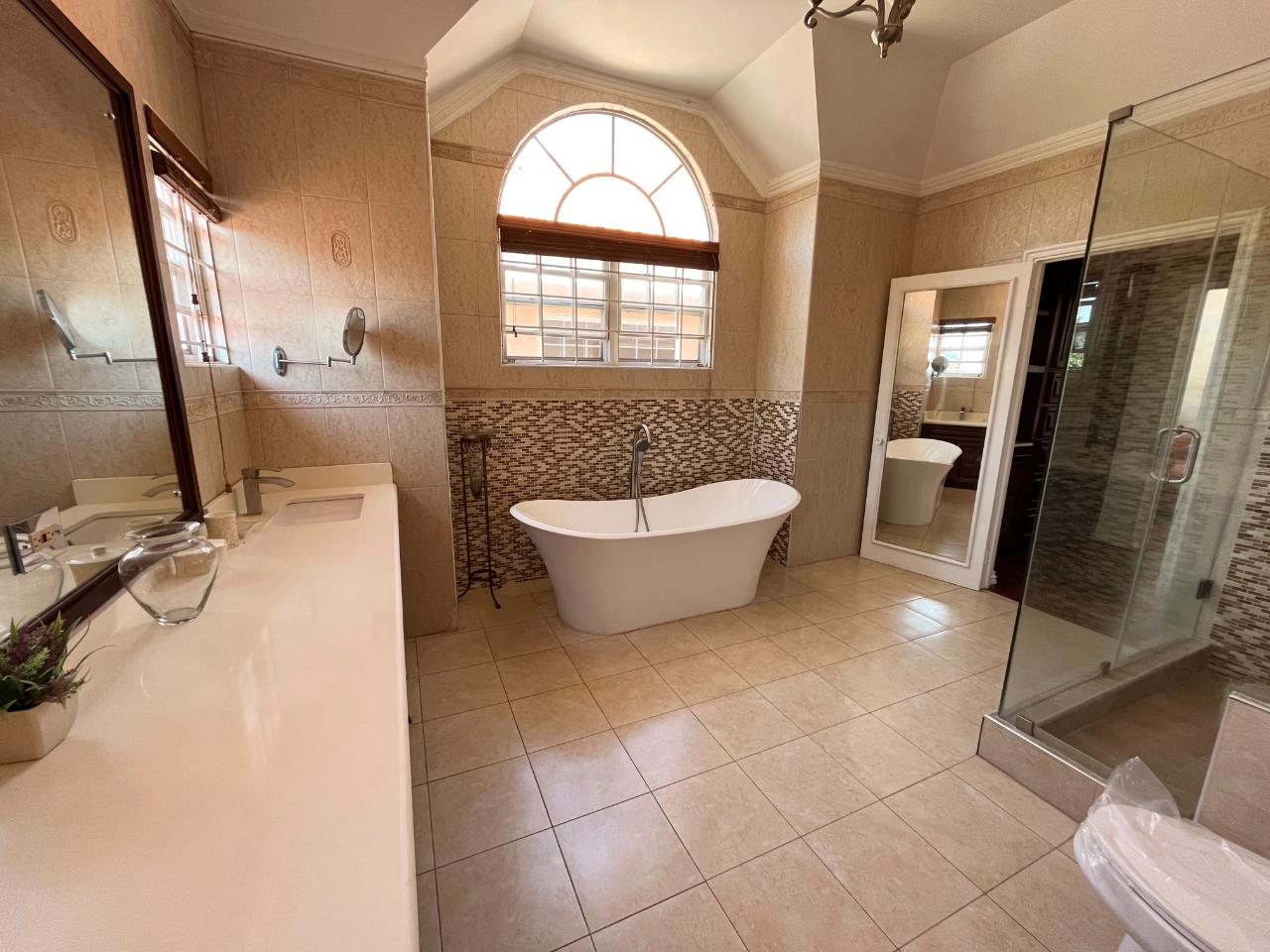 Townhouse For Rent: BARBICAN ROAD, Kingston 6 | $3,300 photo 13