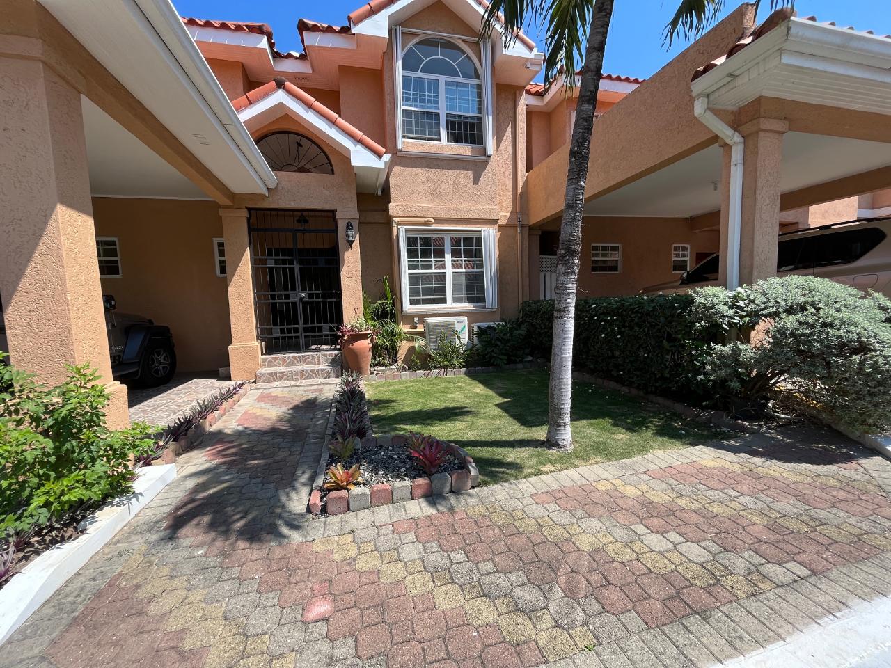 Townhouse For Rent: BARBICAN ROAD, Kingston 6 | $3,300 photo 15