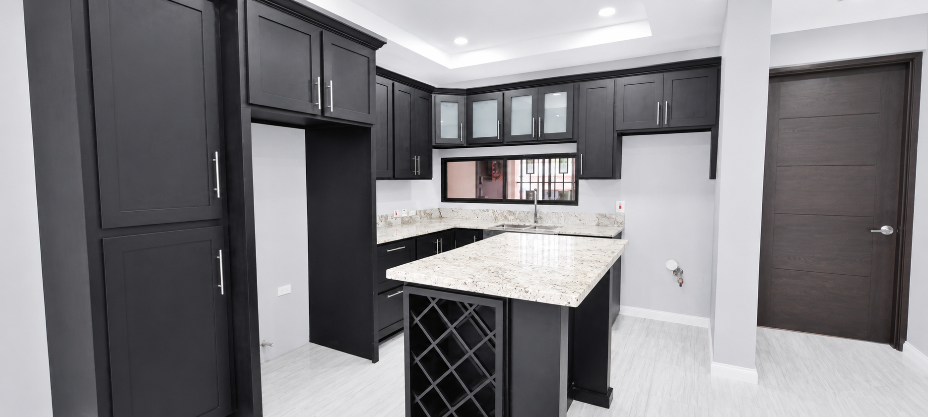 Apartment For Rent: SUNSET DRIVE, Kingston 8 | $200,000 photo 2