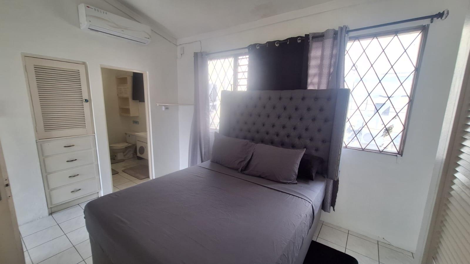 Apartment For Rent: HOPE ROAD, Kingston 6 | $120,000 photo 5