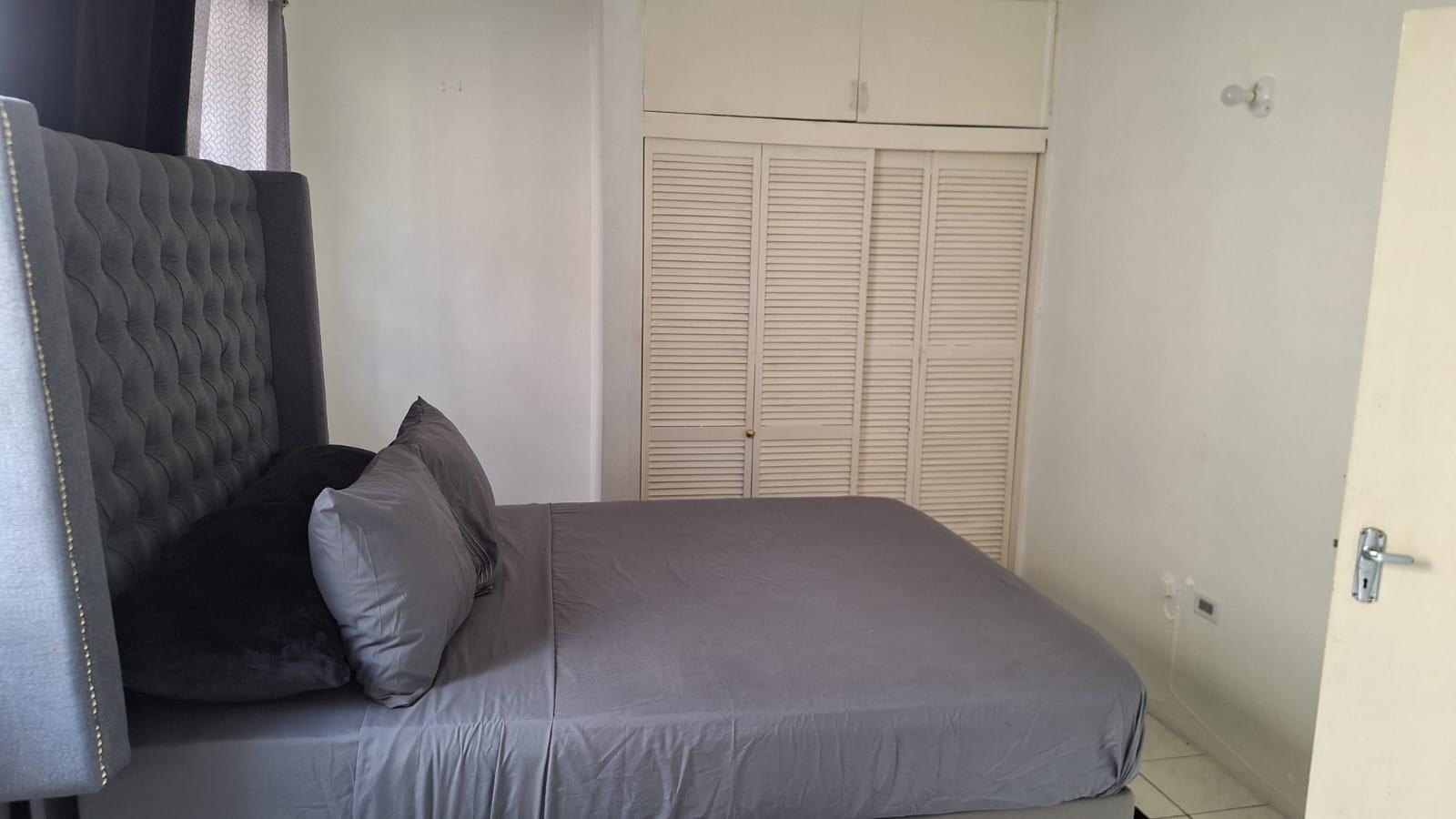 Apartment For Rent: HOPE ROAD, Kingston 6 | $120,000 photo 6