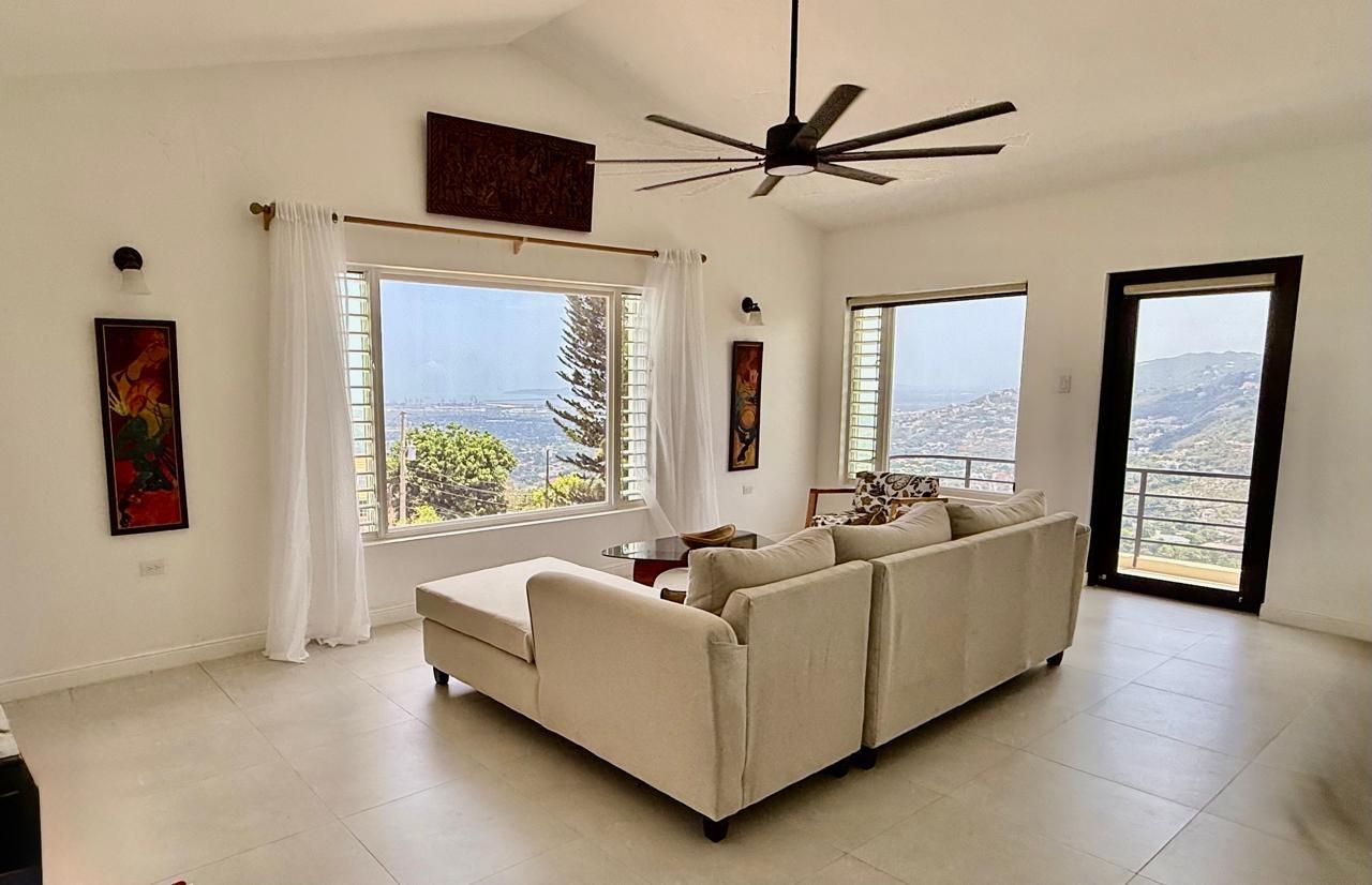 Apartment For Rent: WEST OAKRIDGE, Kingston 8 | $1,800