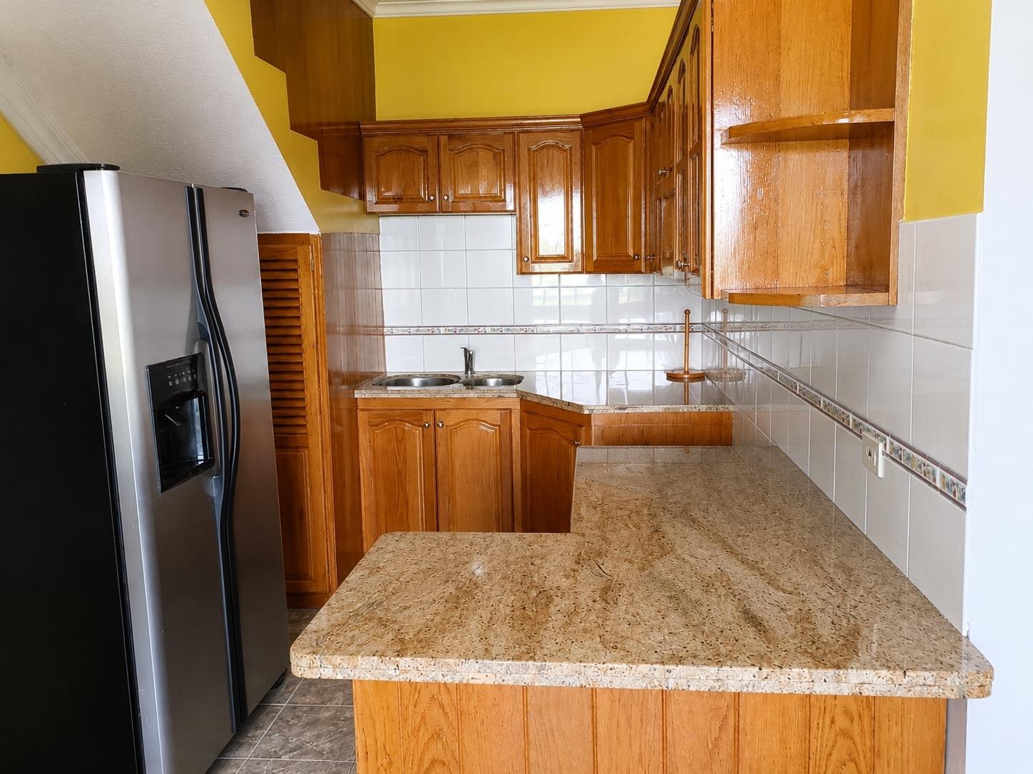 Townhouse For Rent: GREEN APT, HATFIELD, Hatfield | $160,000 photo 2