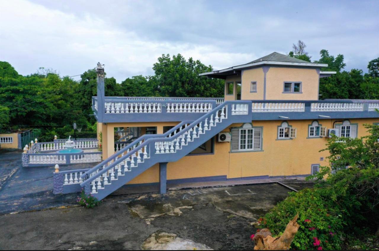 House For Sale: GREAT POND, OCHO RIOS, ST, Ocho Rios | $400,000 photo 3