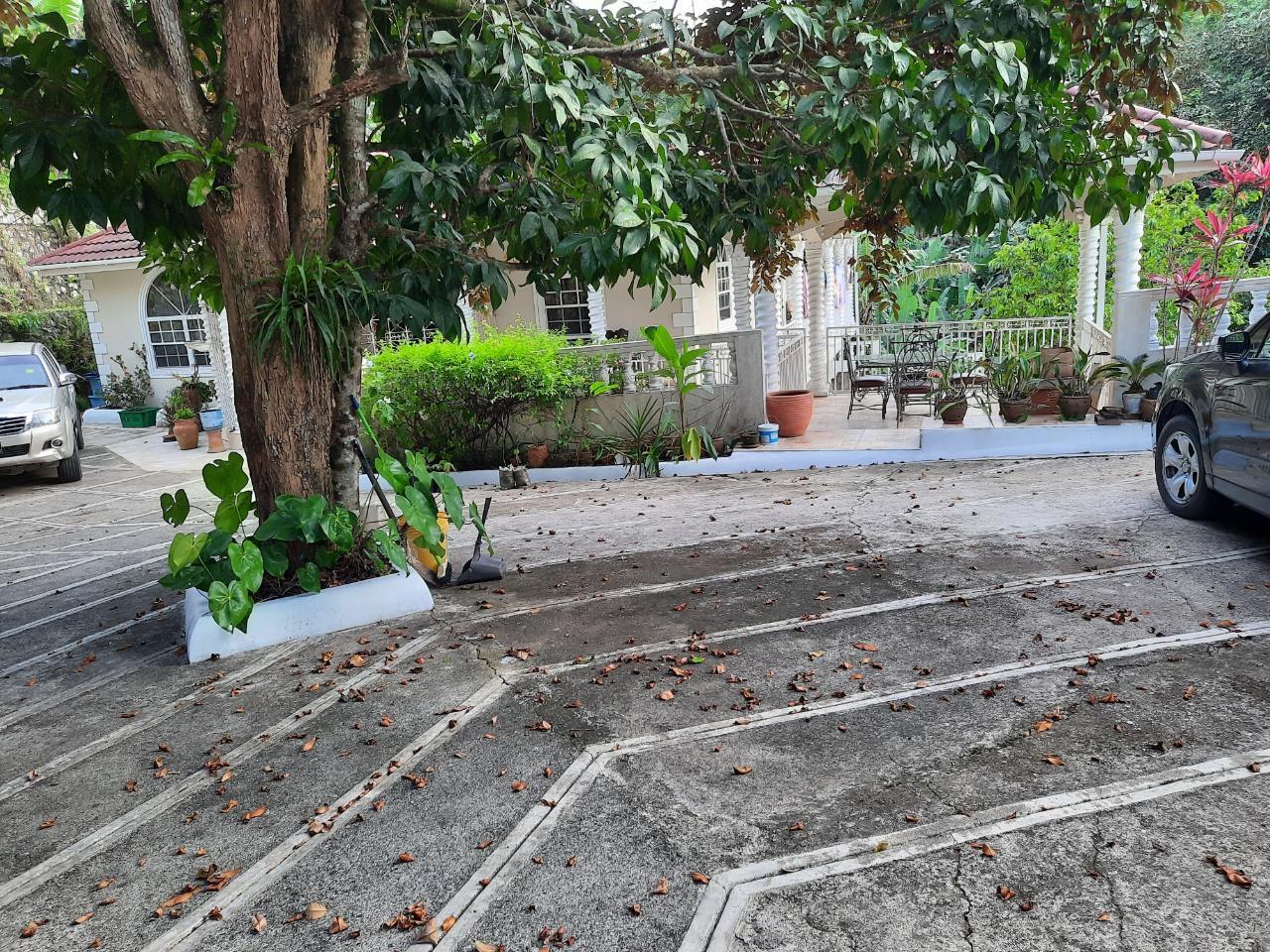 Apartment For Rent: GOLDEN SPRING ROAD, Kingston 9 | $80,000 photo 2