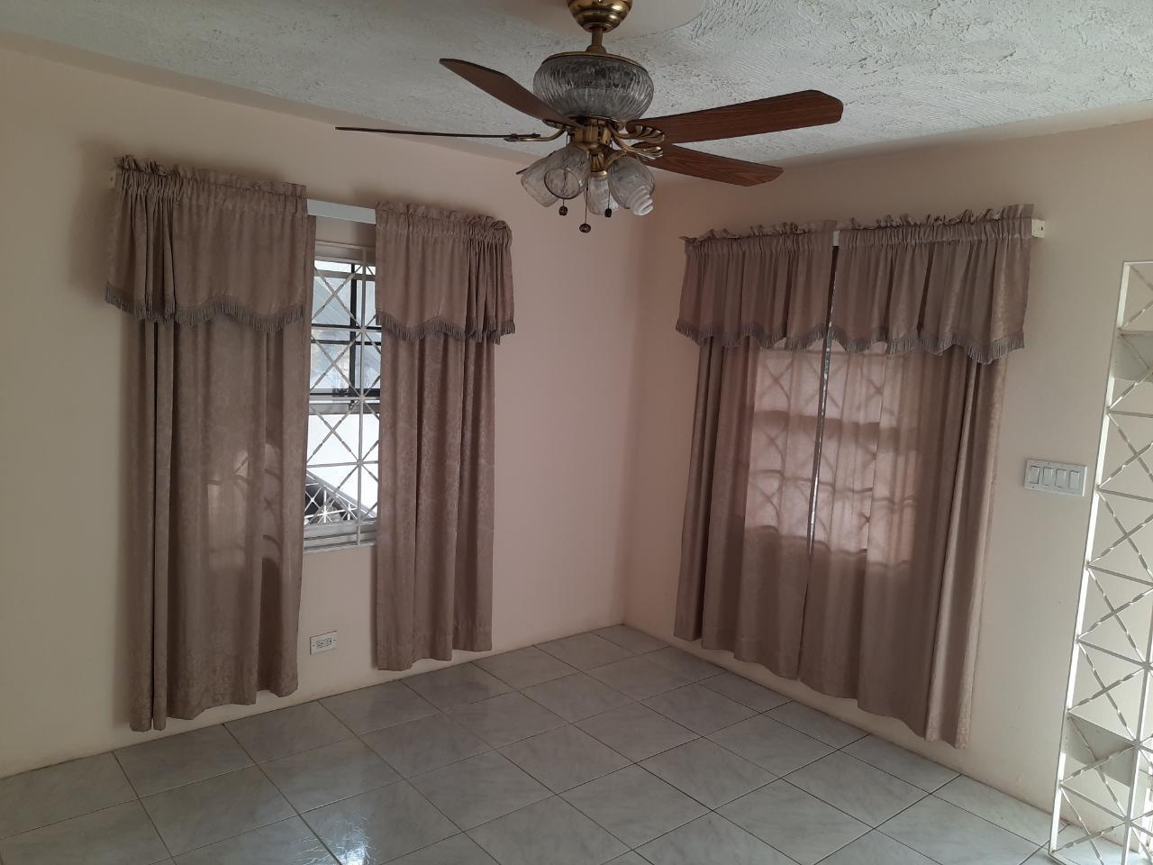 Apartment For Rent: GOLDEN SPRING ROAD, Kingston 9 | $80,000 photo 4