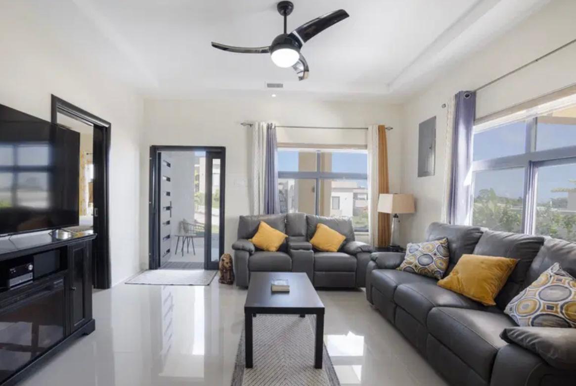 House For Rent: PYRAMID POINT, Ocho Rios | $2,600 photo 3